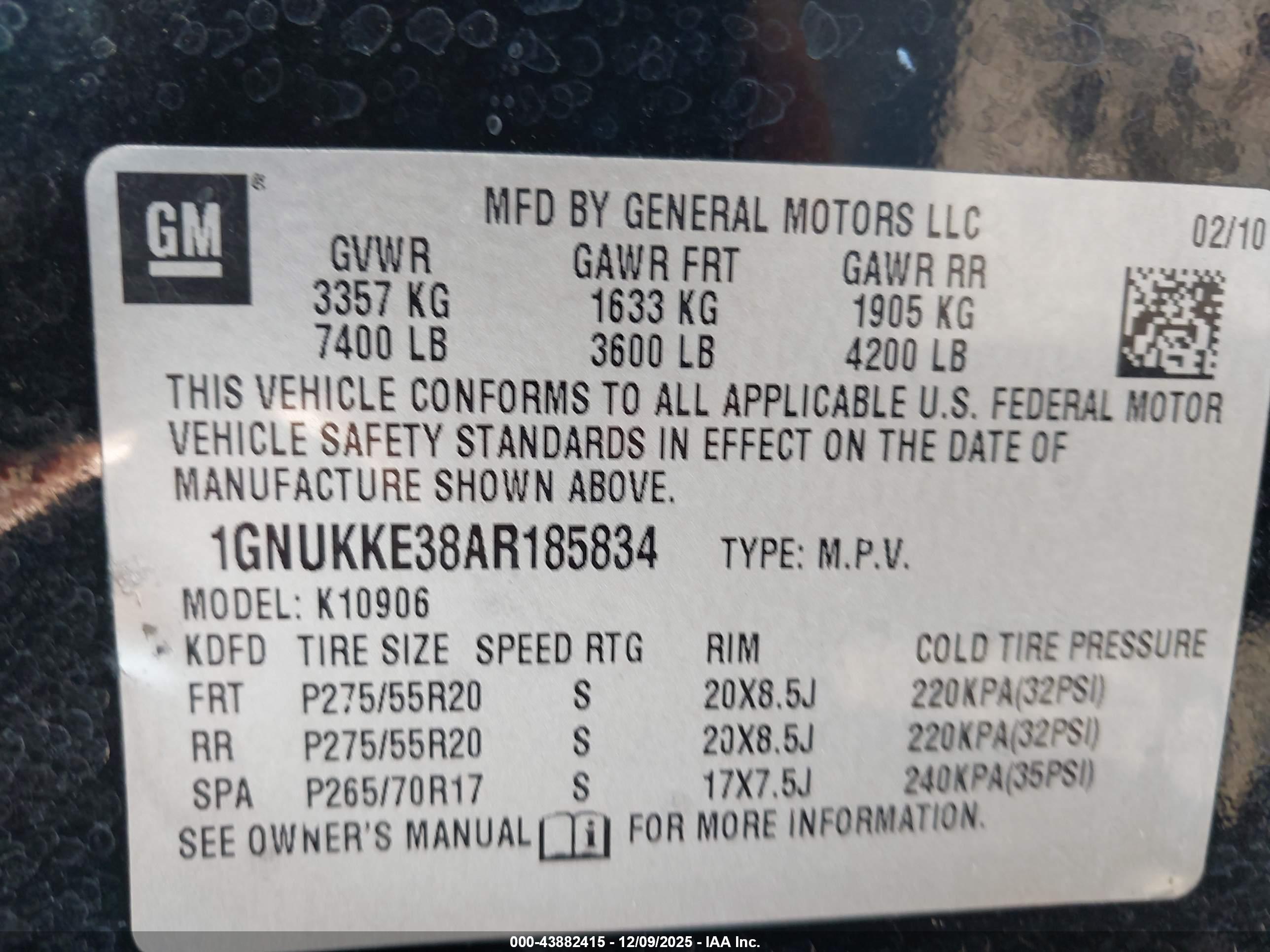 CHEVROLET SUBURBAN image 9