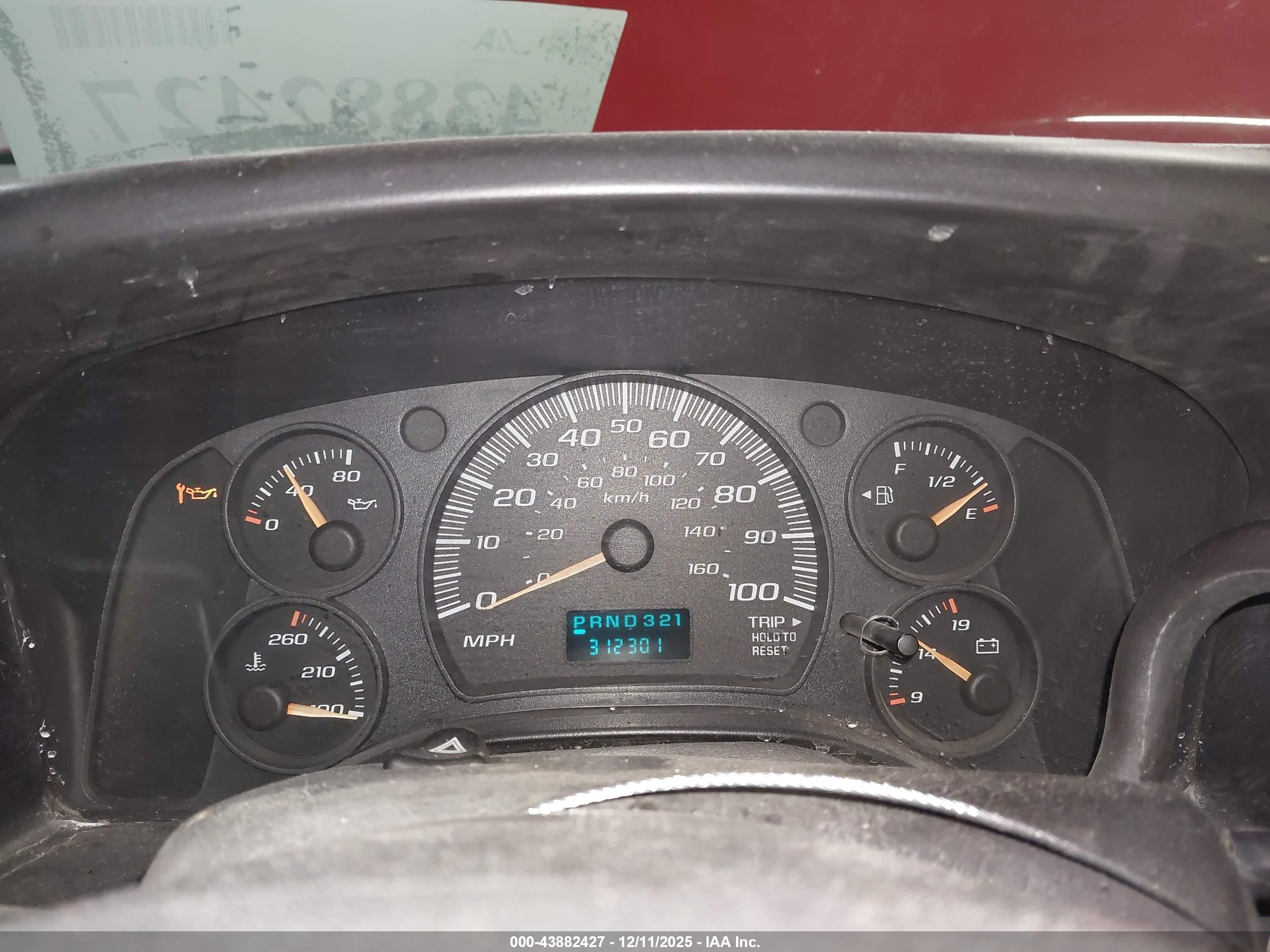 CHEVROLET EXPRESS image 7