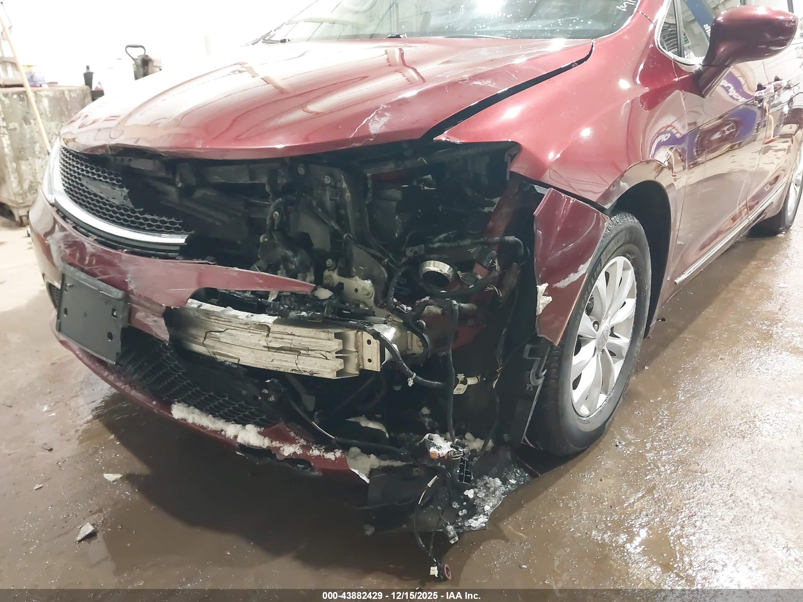 CHRYSLER PACIFICA image 6