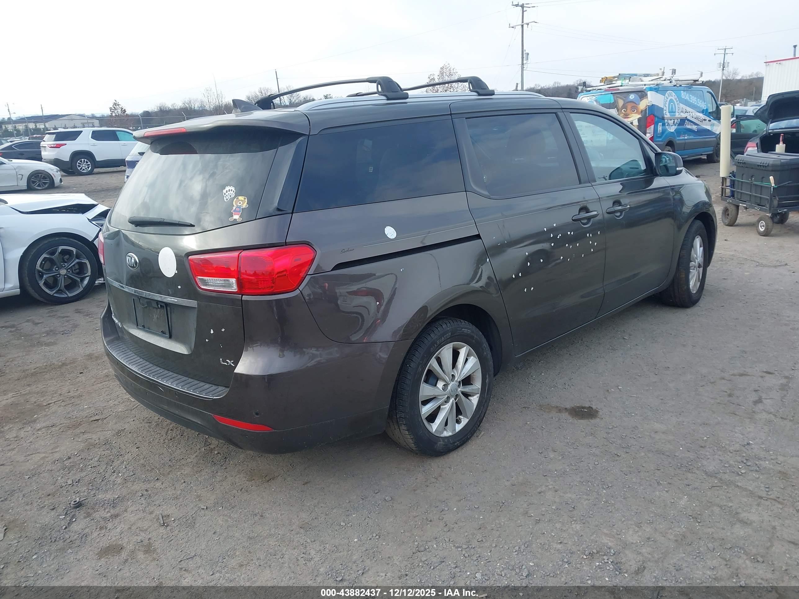 KIA SEDONA image 4