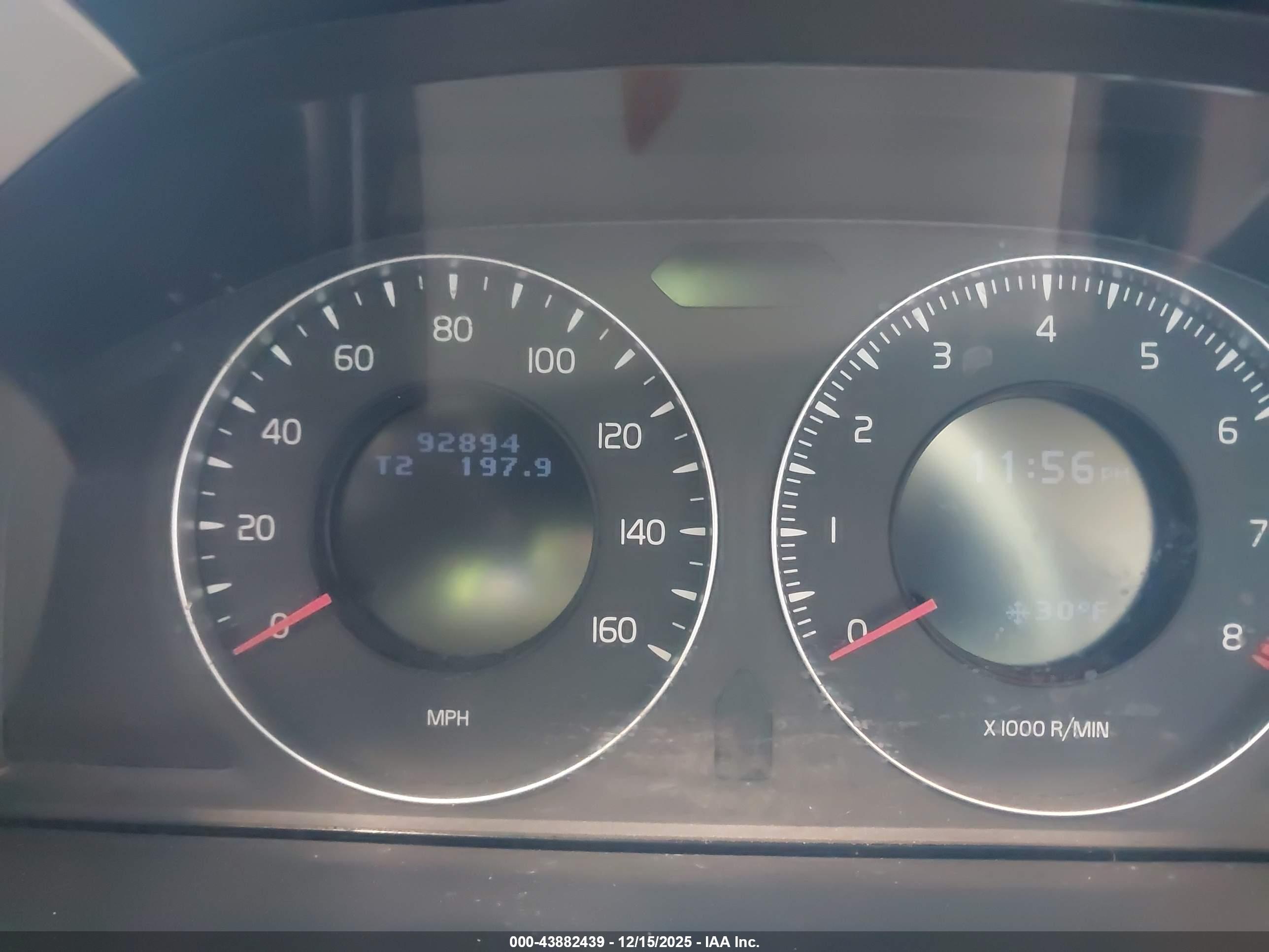 VOLVO V70 image 7