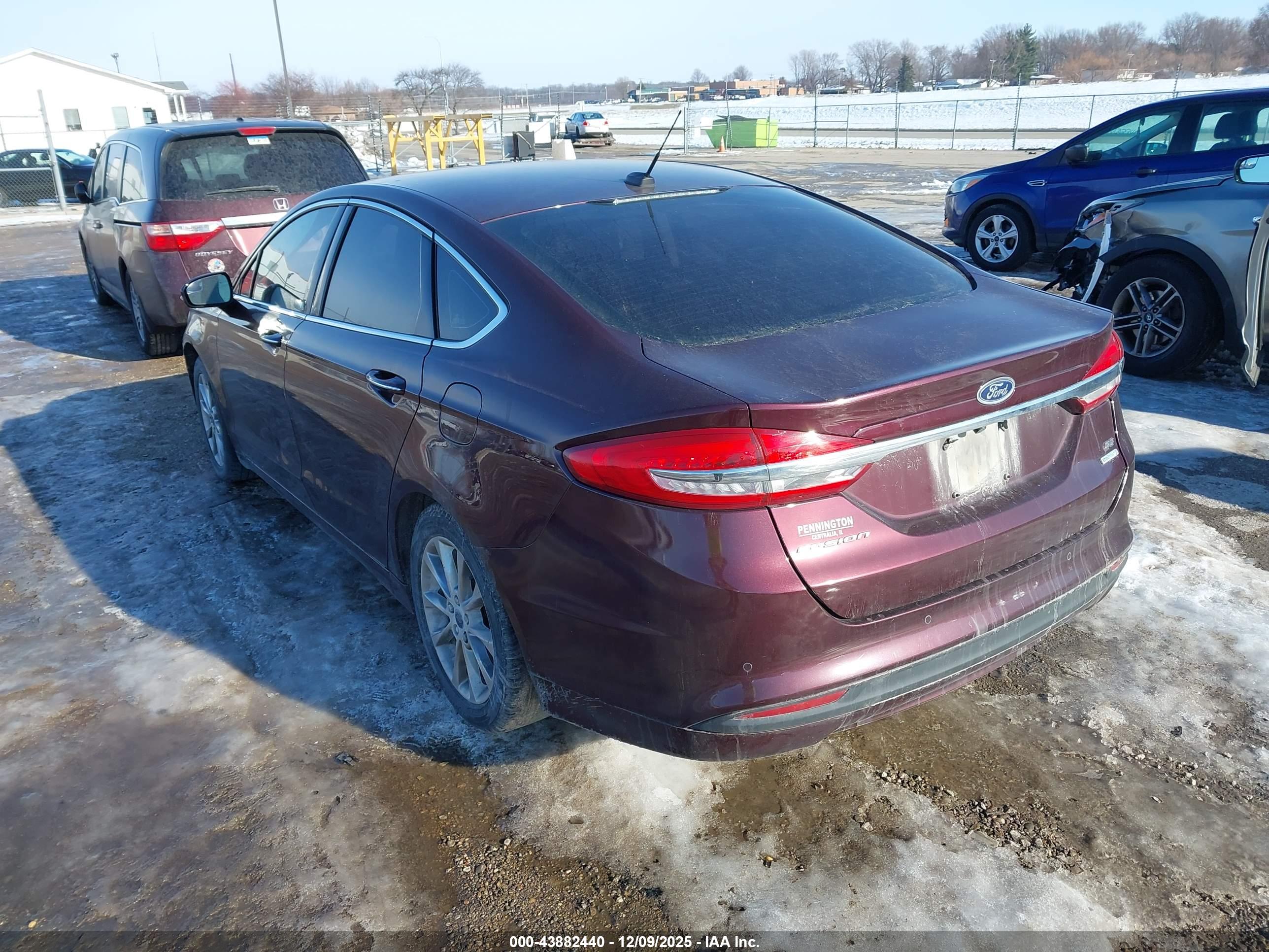 FORD FUSION image 3