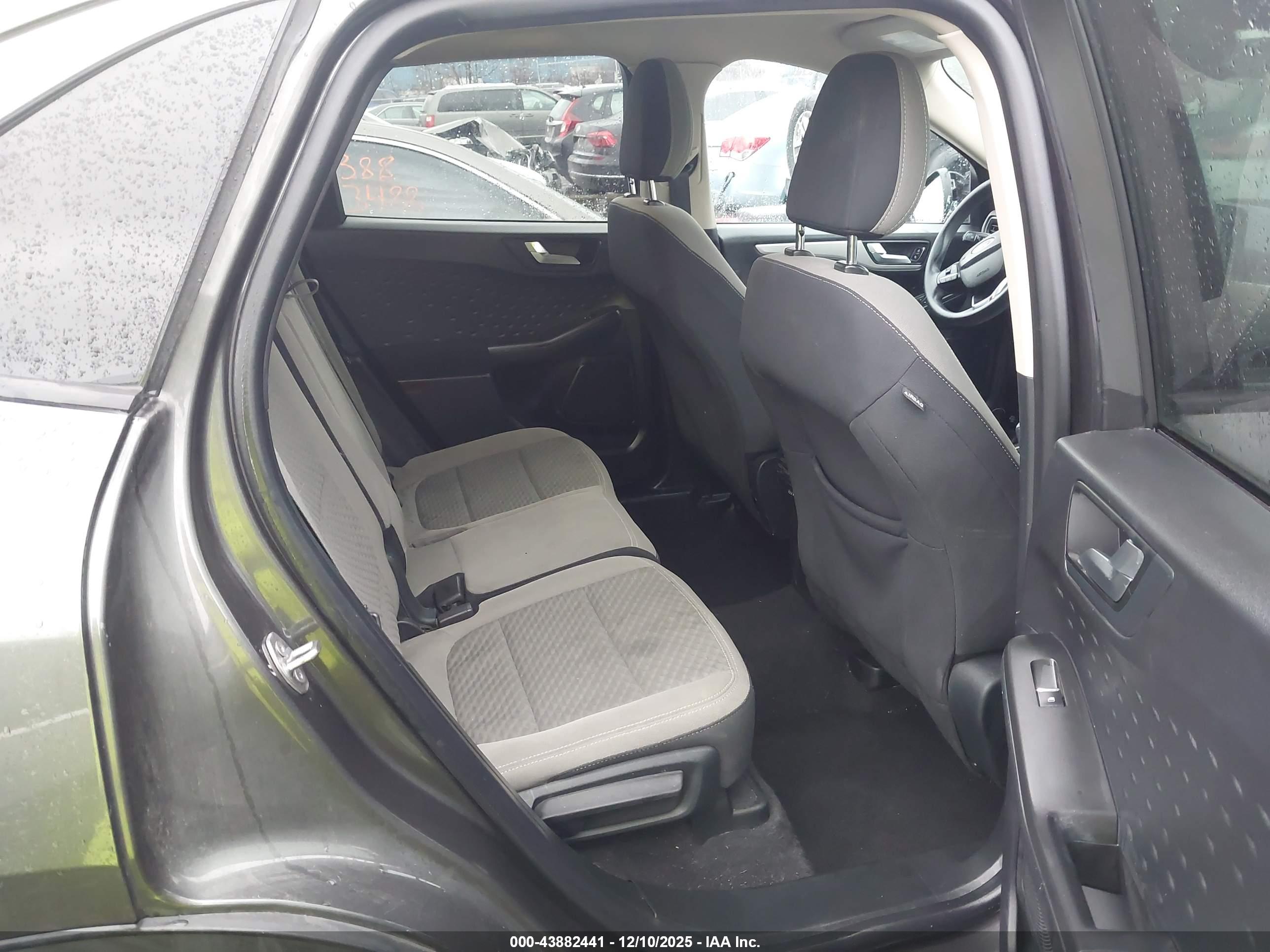 FORD ESCAPE image 8