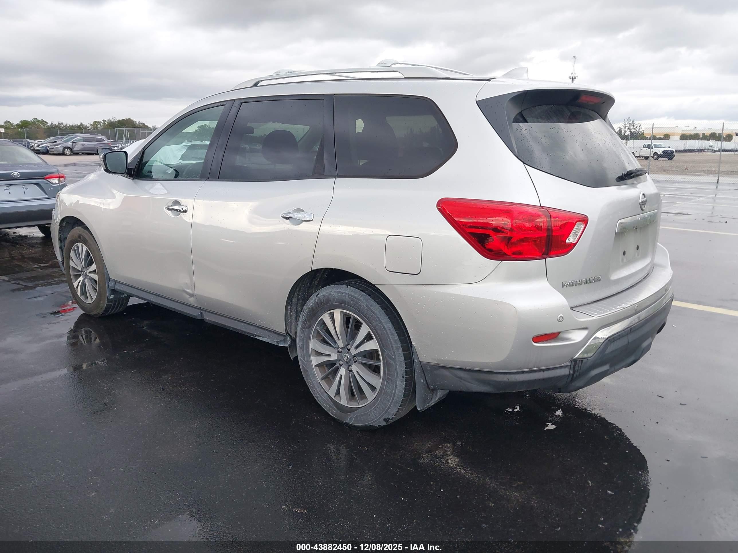 NISSAN PATHFINDER image 3