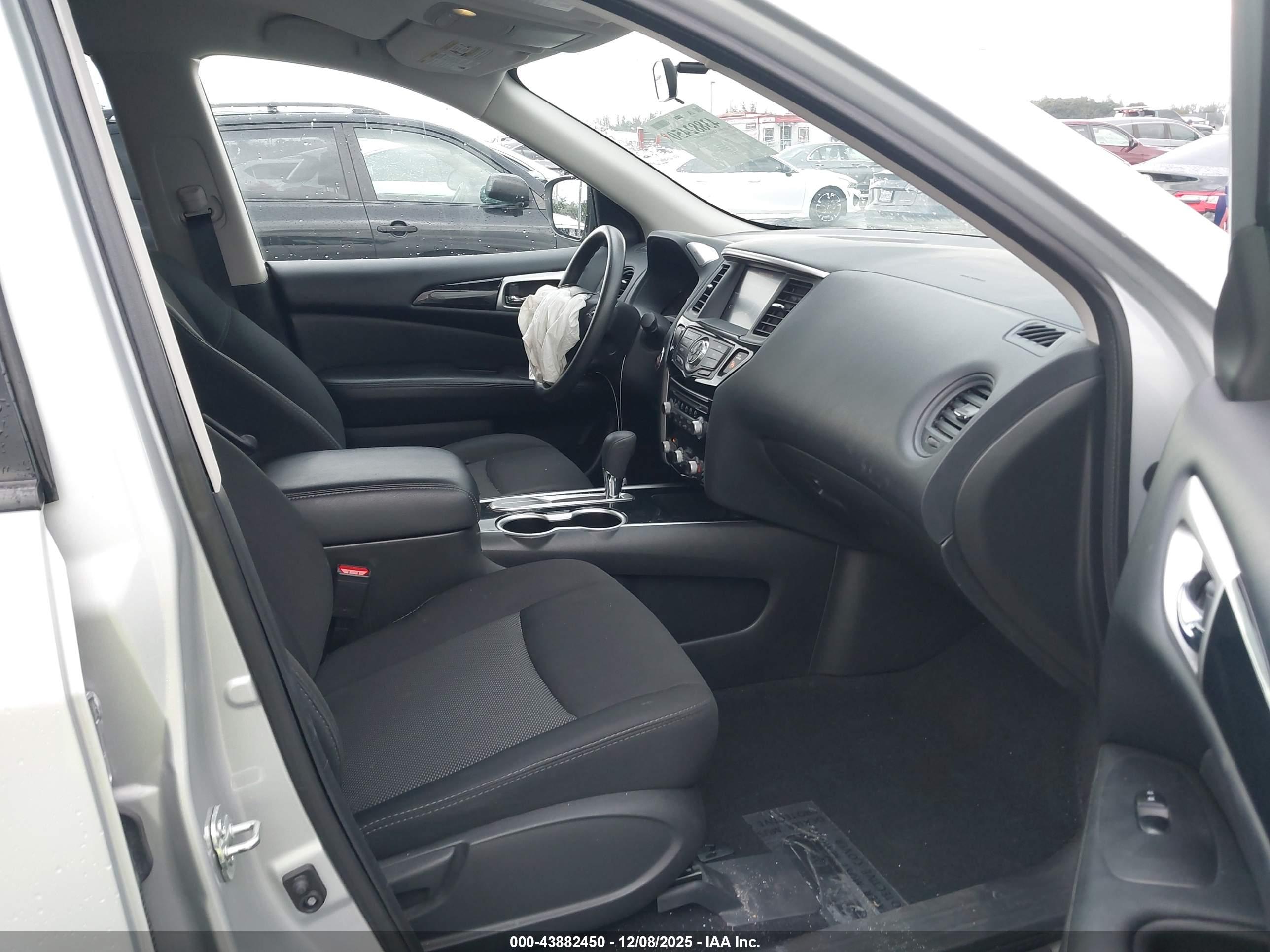 NISSAN PATHFINDER image 5