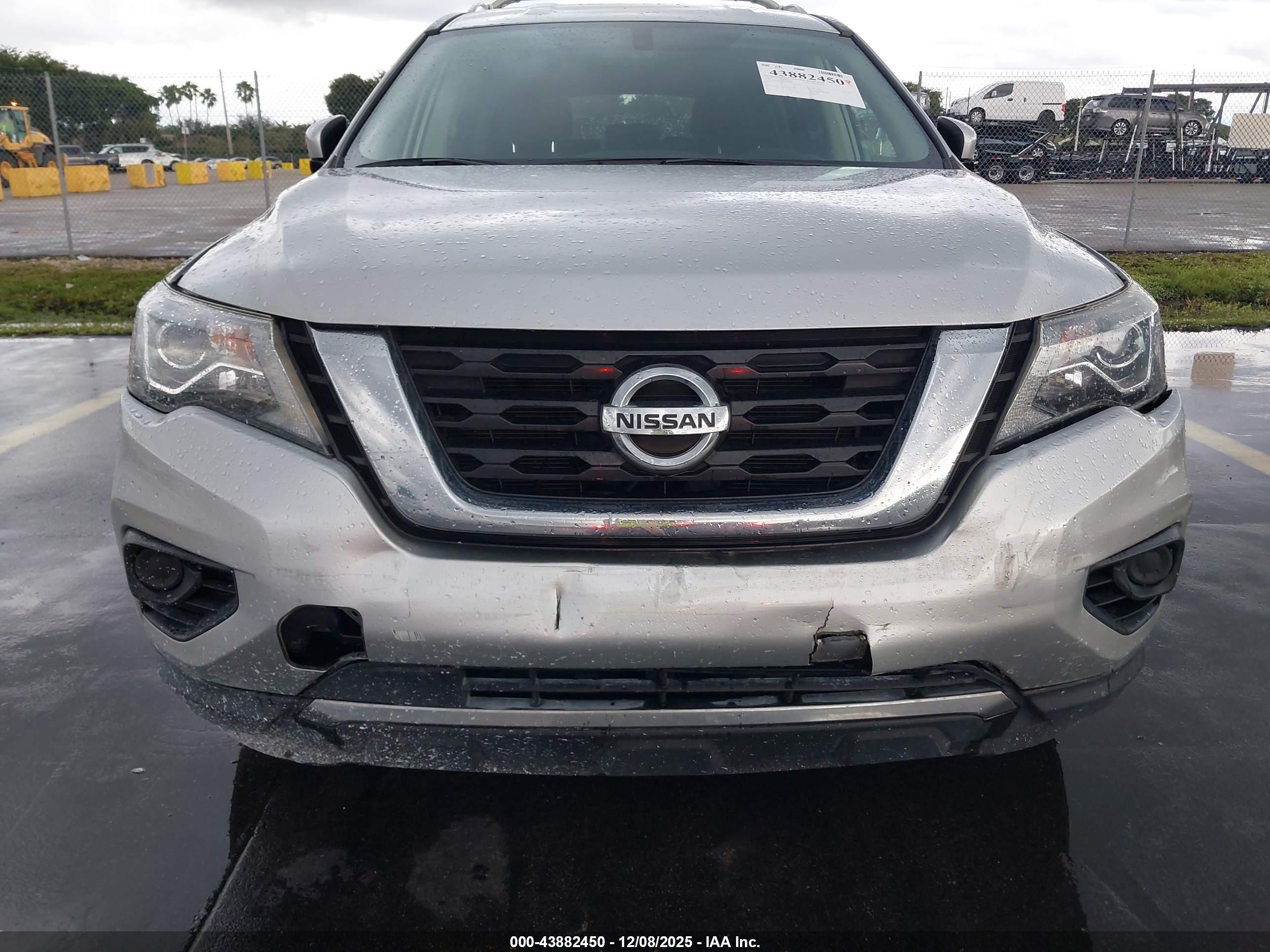 NISSAN PATHFINDER image 6