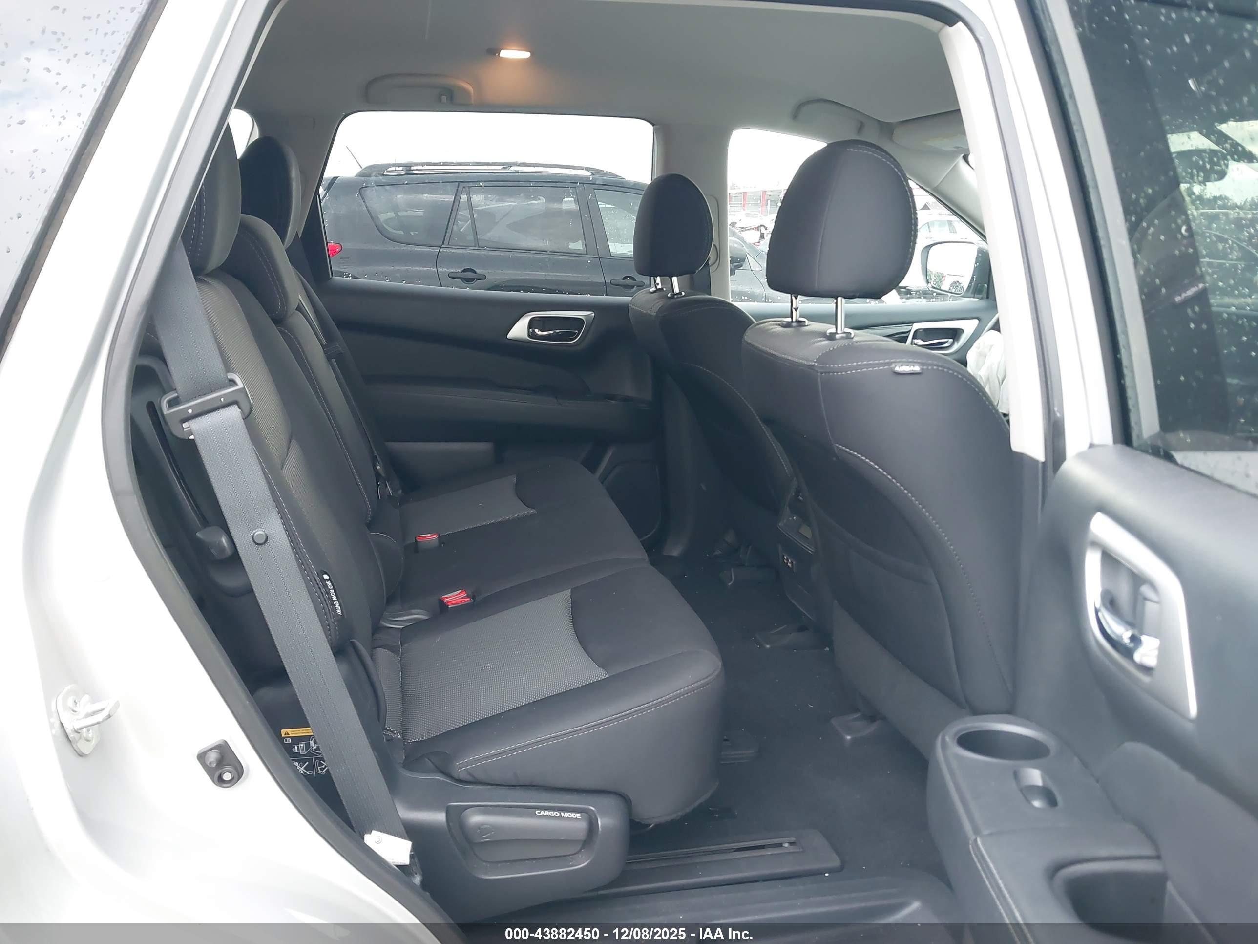 NISSAN PATHFINDER image 8