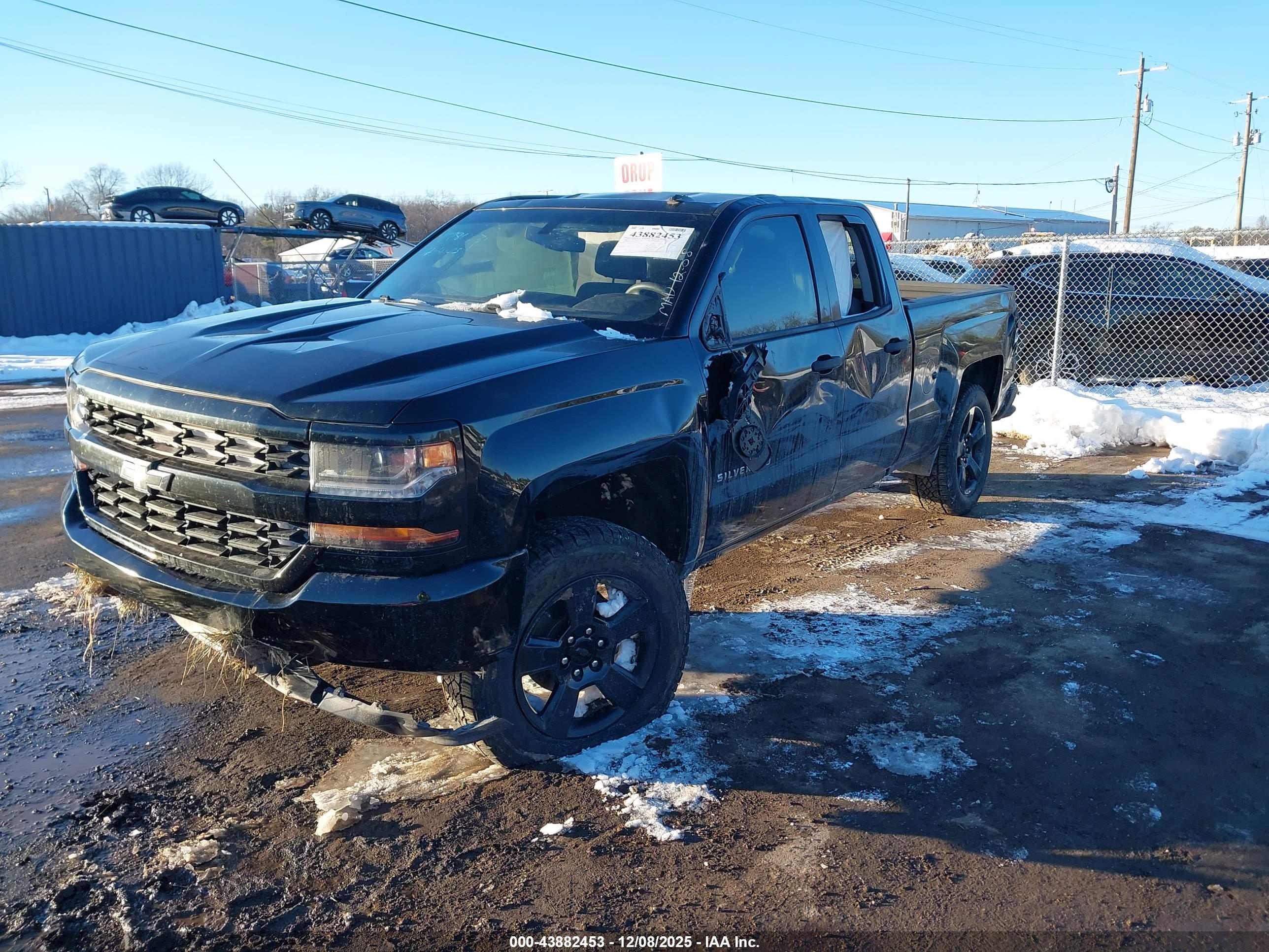 CHEVROLET SILVERADO image 2