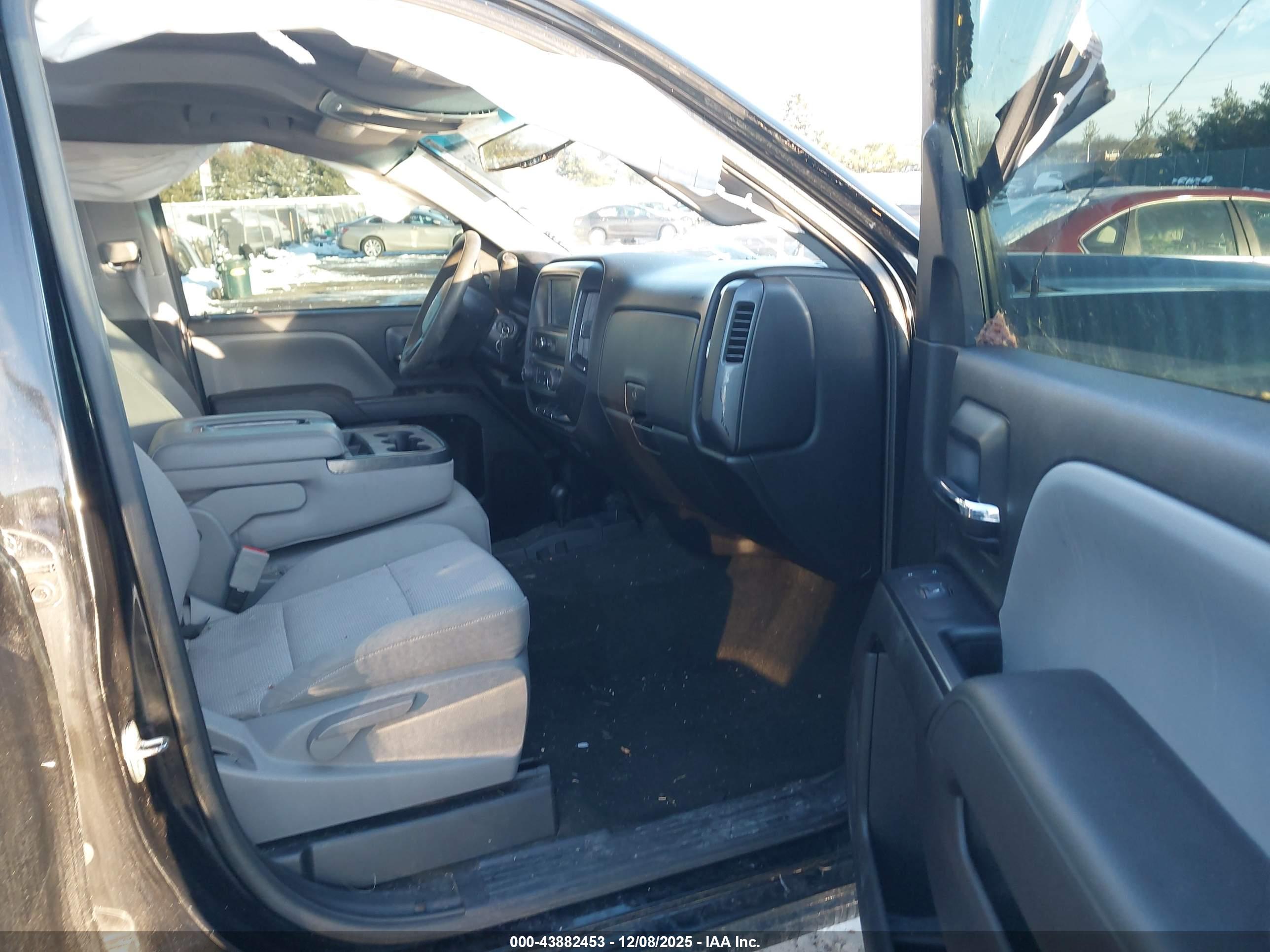 CHEVROLET SILVERADO image 5