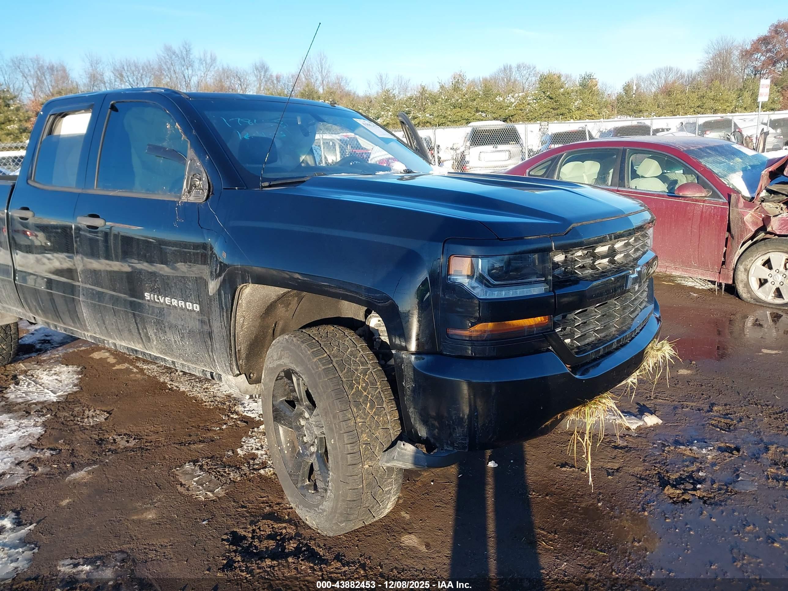 CHEVROLET SILVERADO image 6