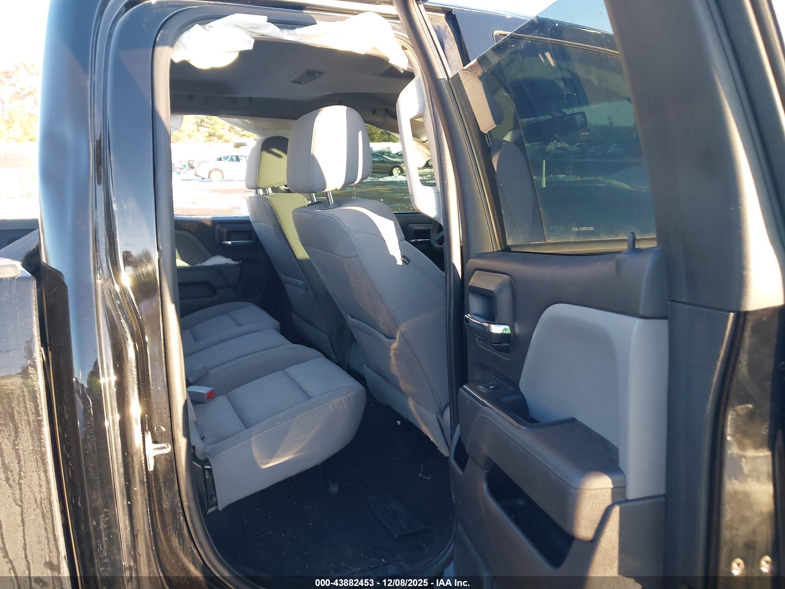 CHEVROLET SILVERADO image 8