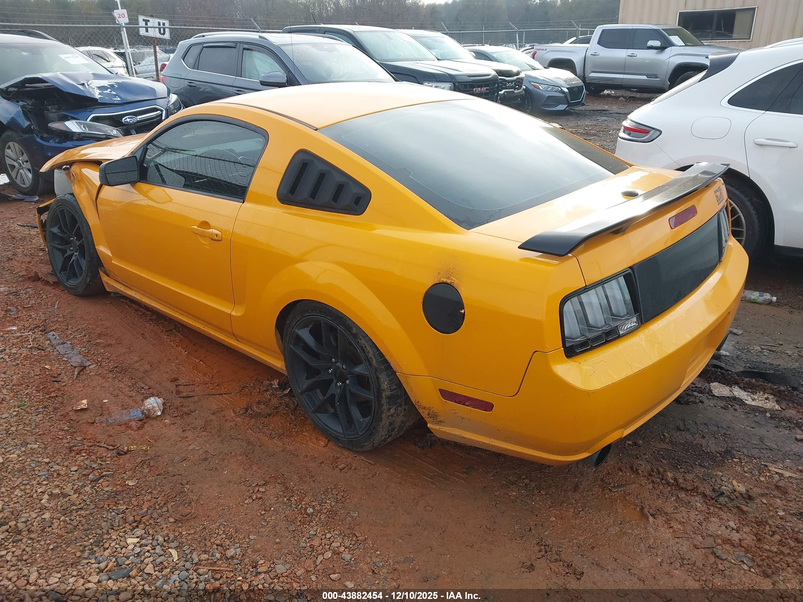 FORD MUSTANG image 3