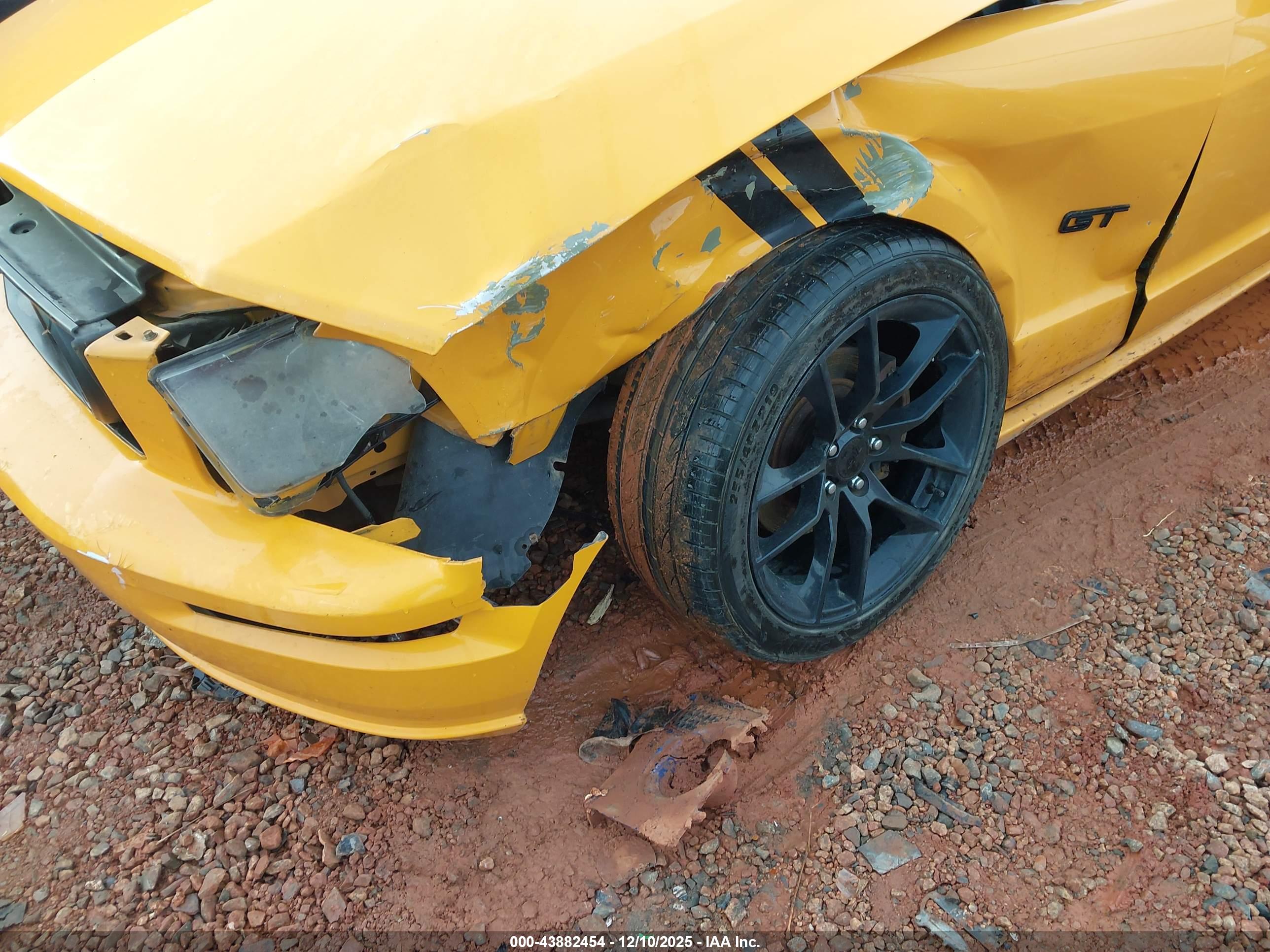 FORD MUSTANG image 6