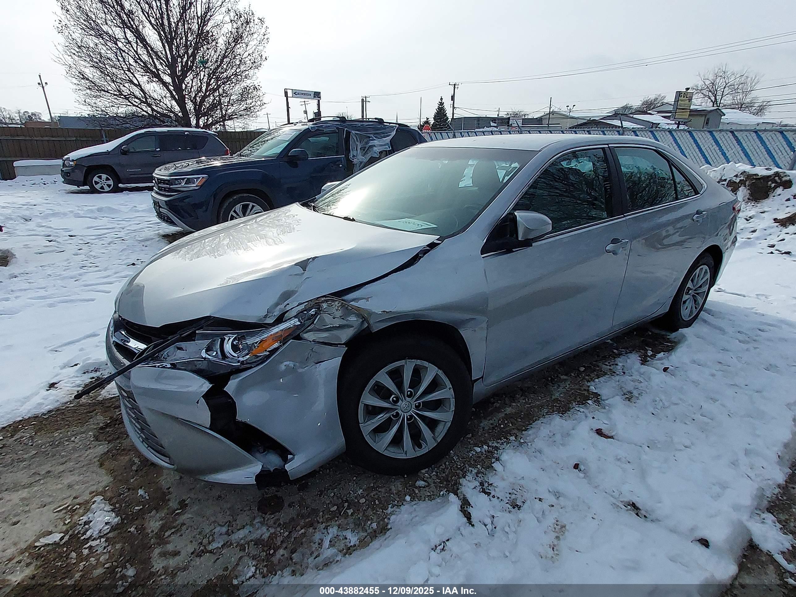 TOYOTA CAMRY image 2