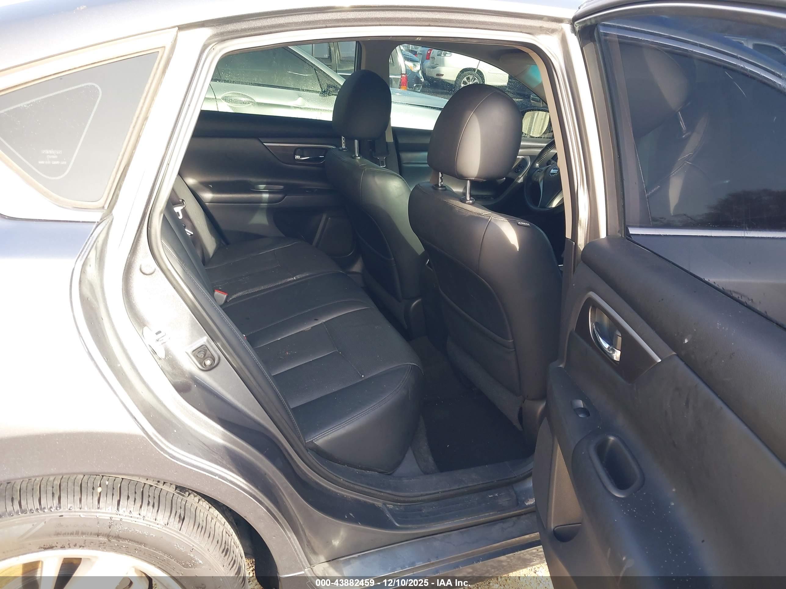 NISSAN ALTIMA image 8