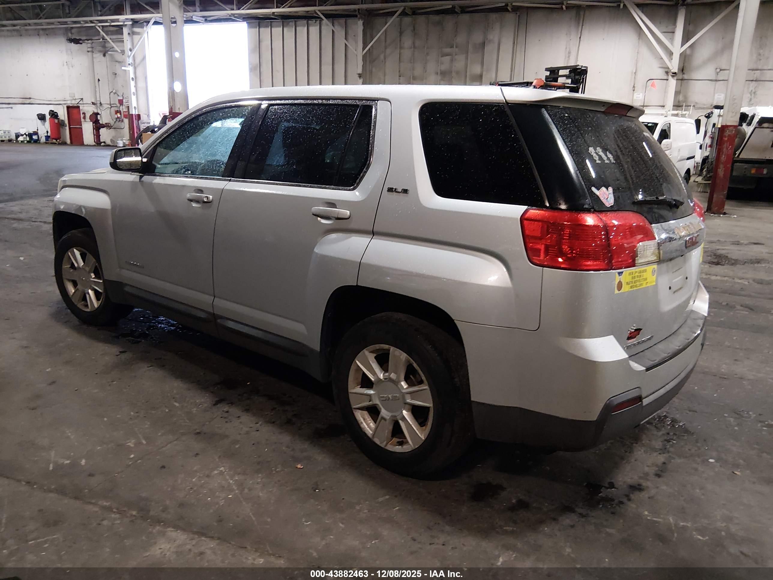 GMC TERRAIN image 3