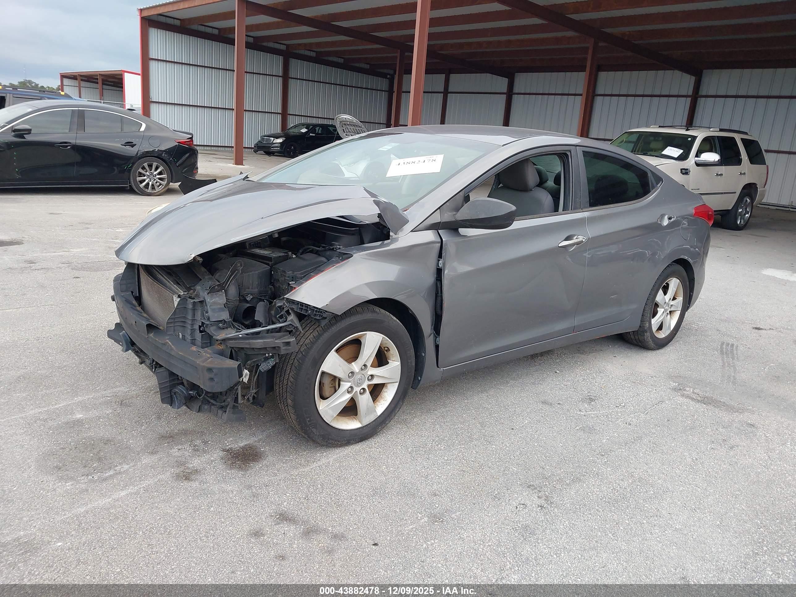 HYUNDAI ELANTRA image 2