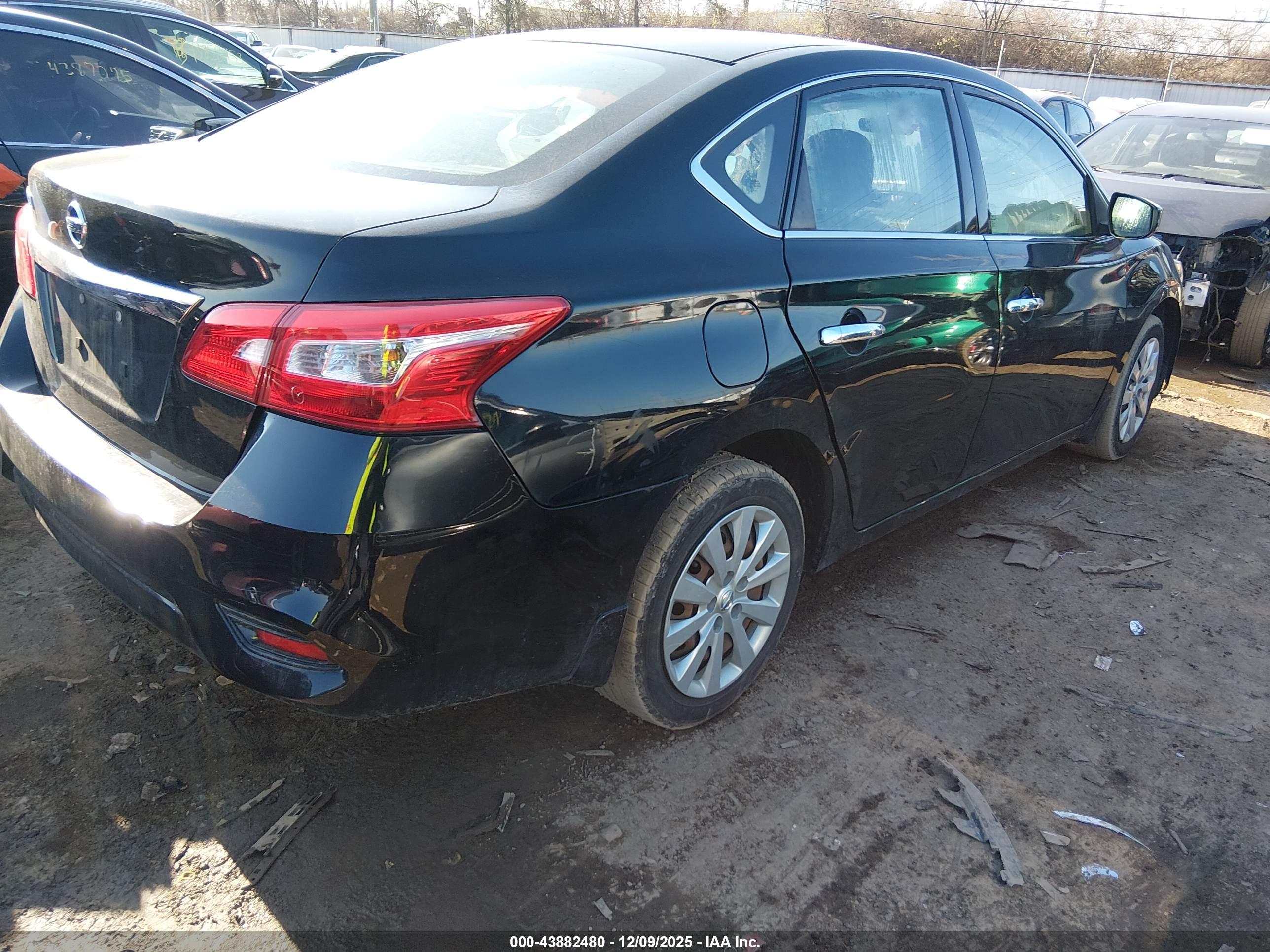 NISSAN SENTRA image 4