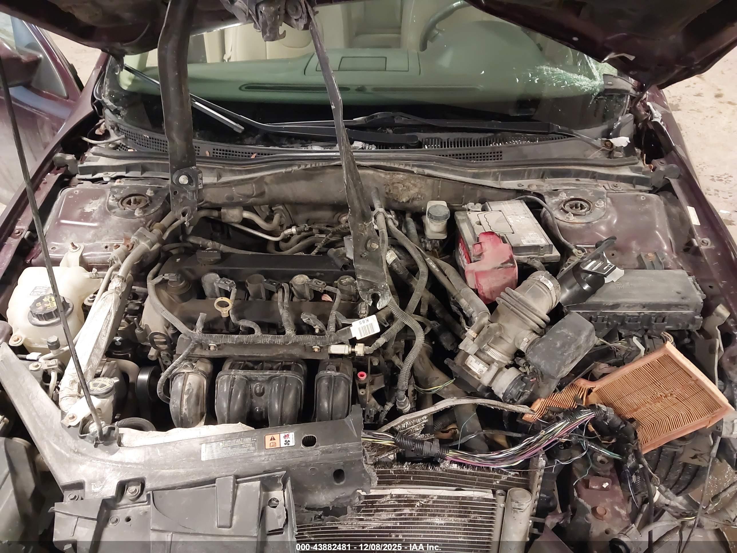 FORD FUSION image 10