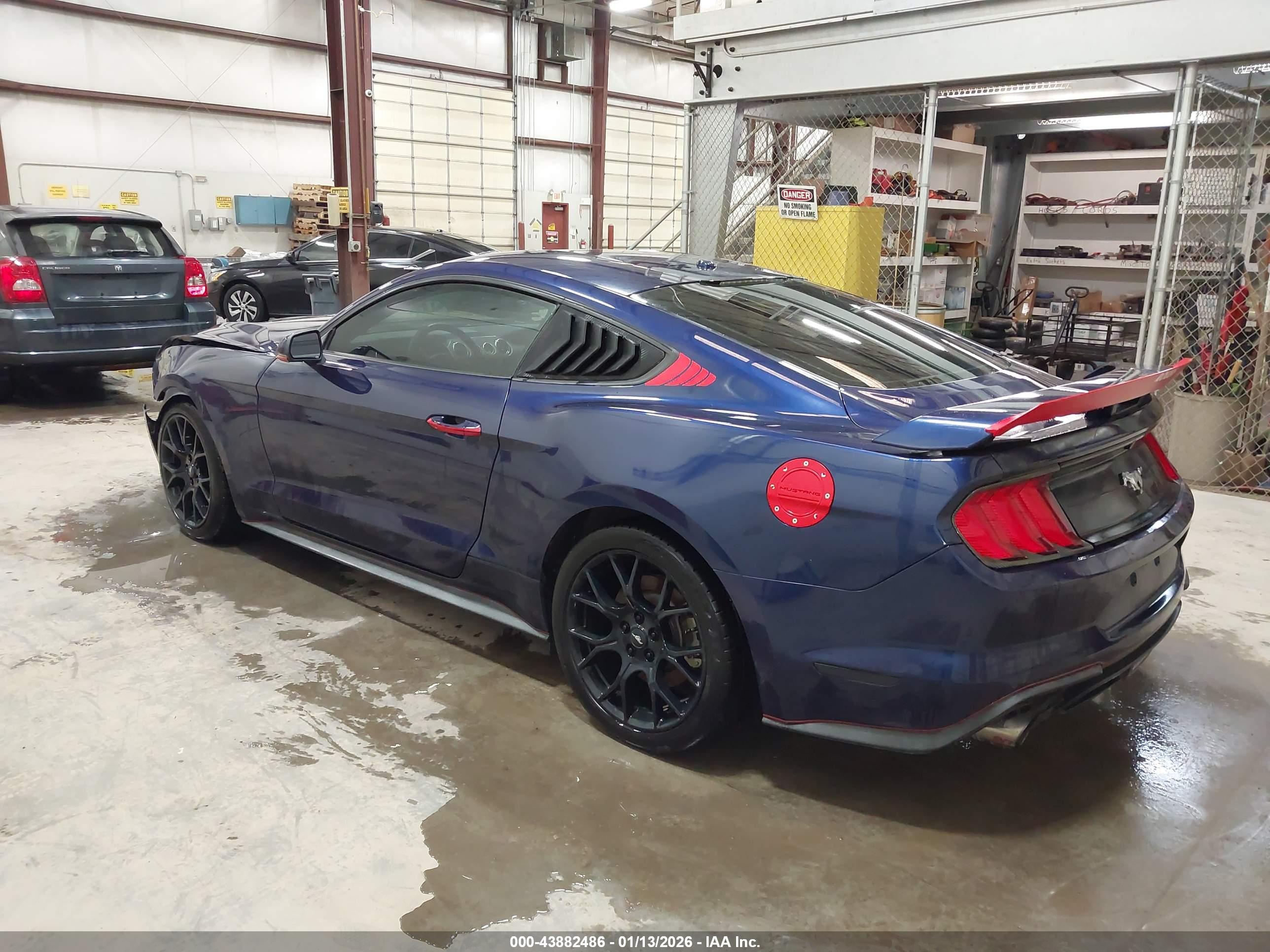 FORD MUSTANG image 3