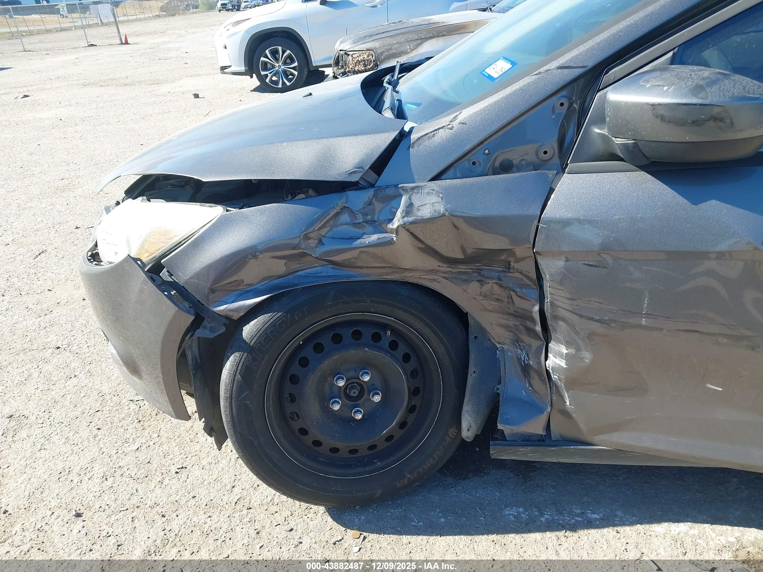 FORD FOCUS image 6