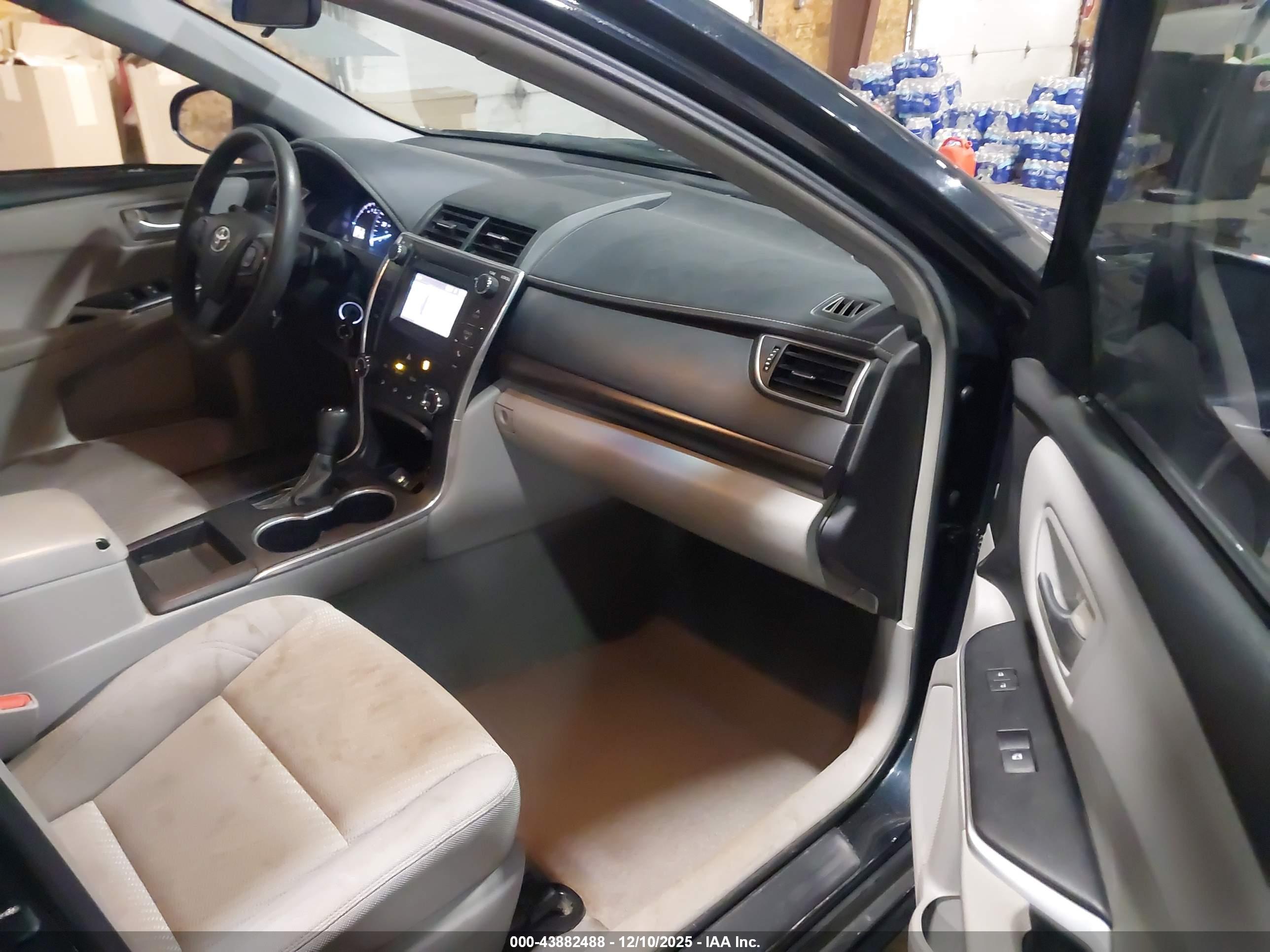 TOYOTA CAMRY image 5