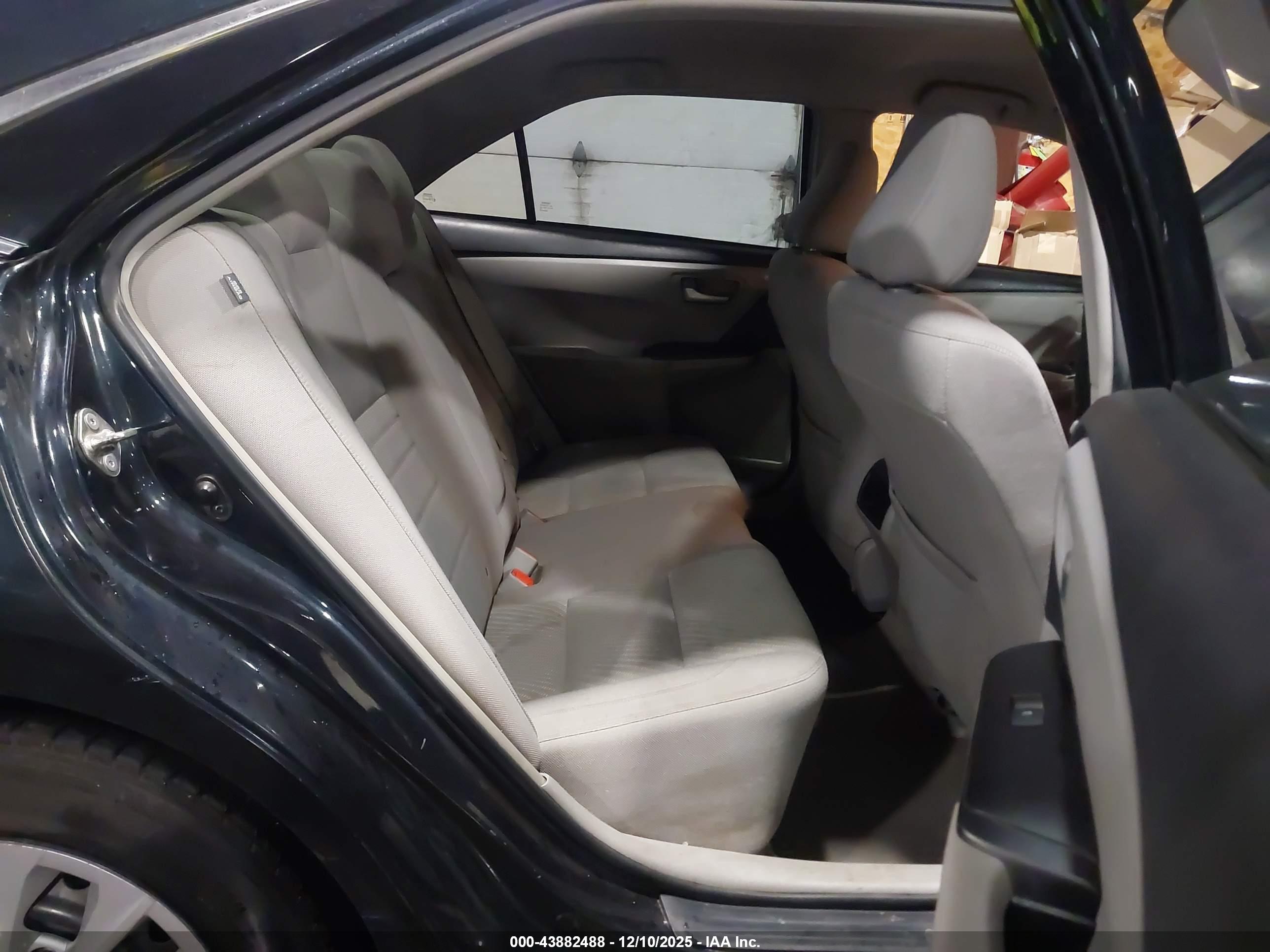 TOYOTA CAMRY image 8