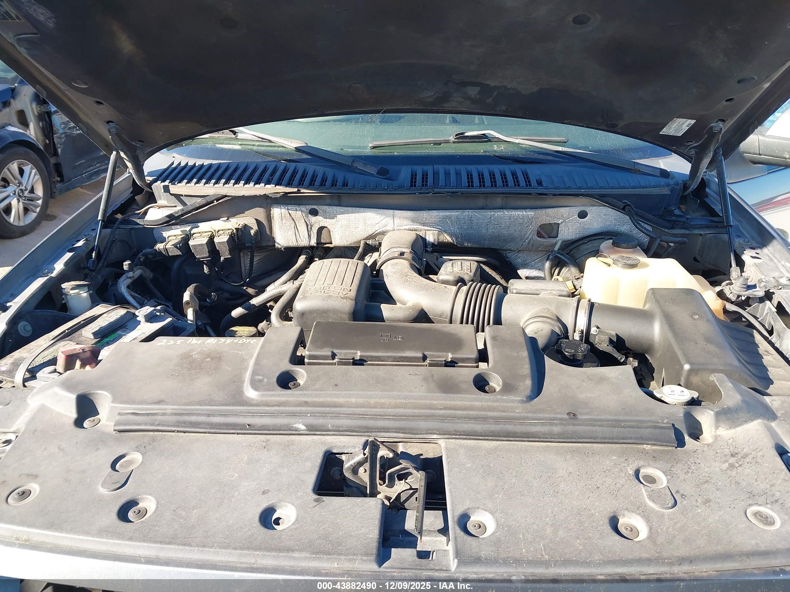 FORD EXPEDITION image 10