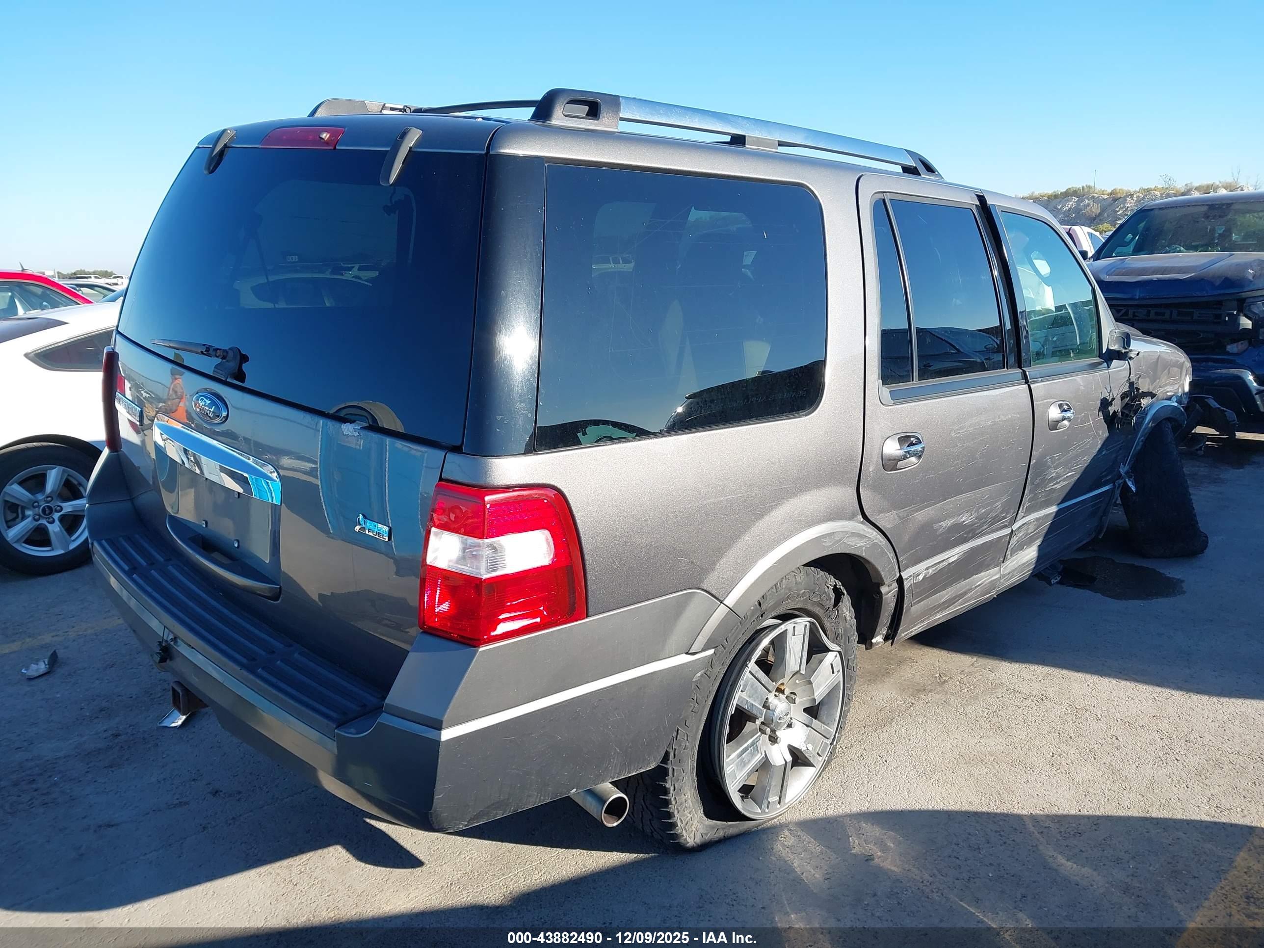 FORD EXPEDITION image 4