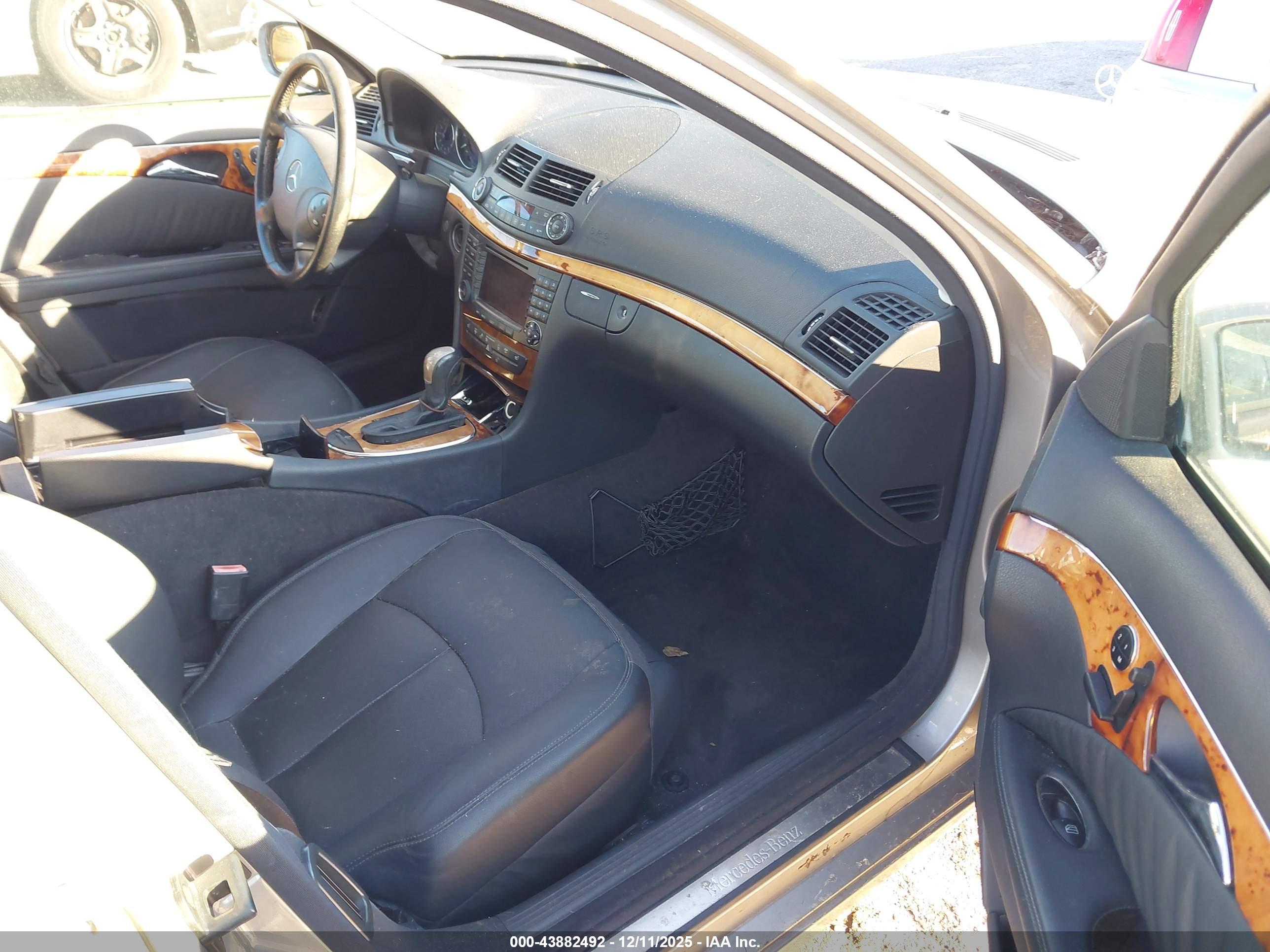MERCEDES-BENZ E image 5