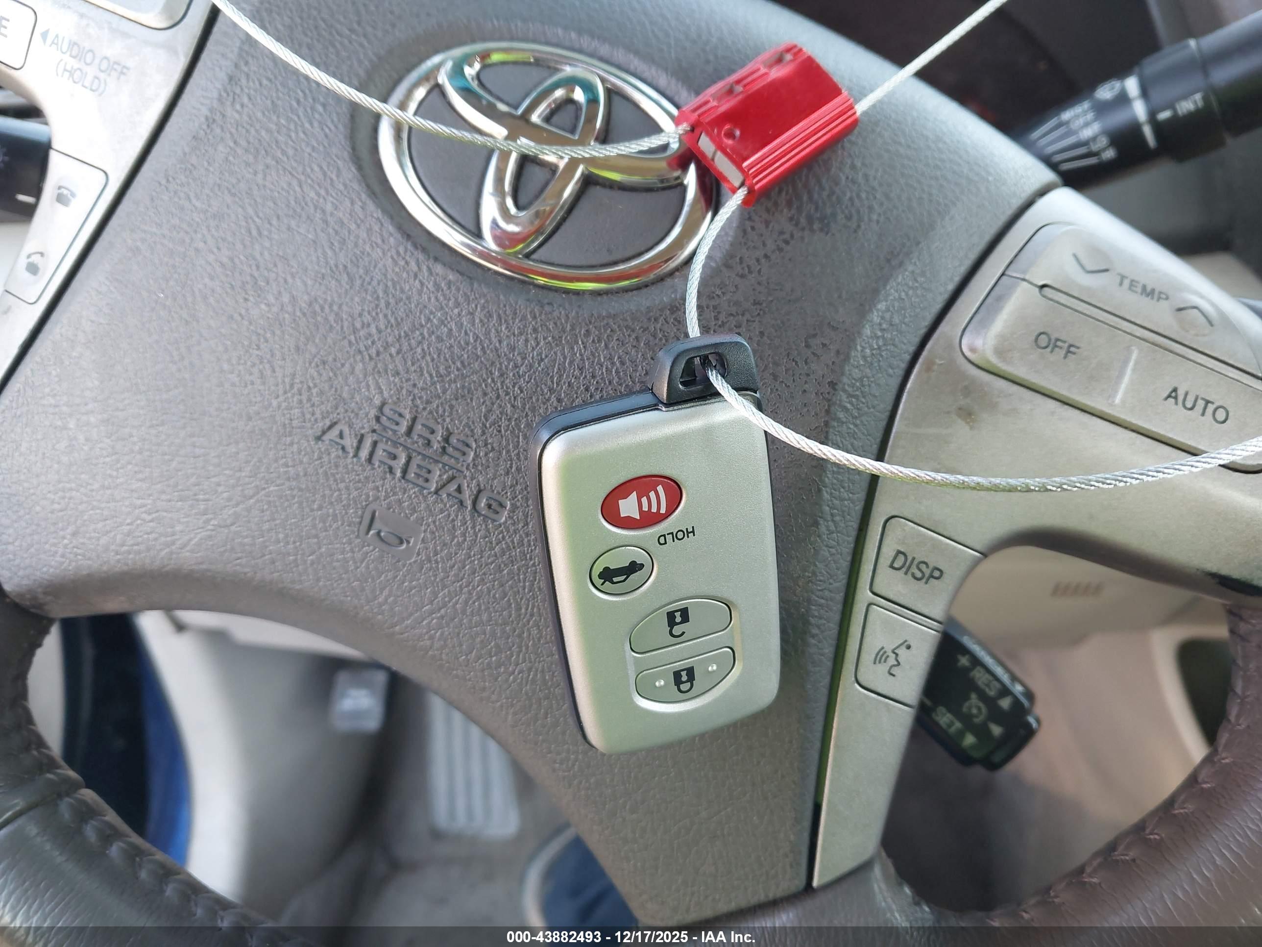 TOYOTA CAMRY image 11