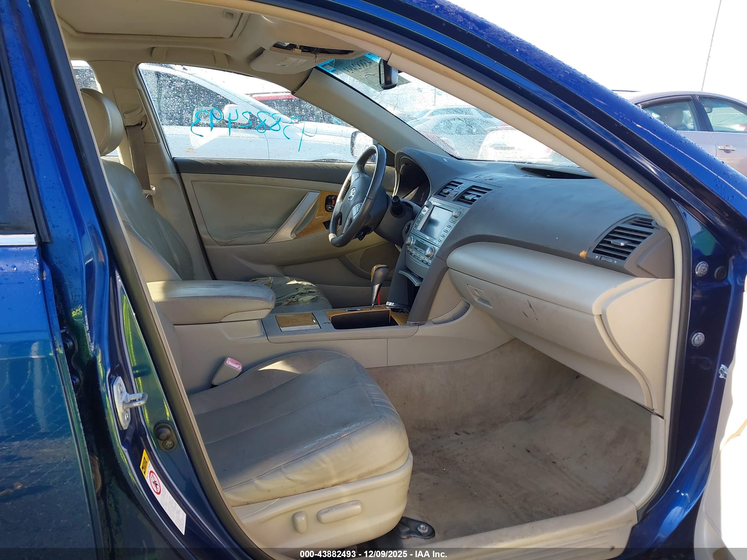 TOYOTA CAMRY image 5