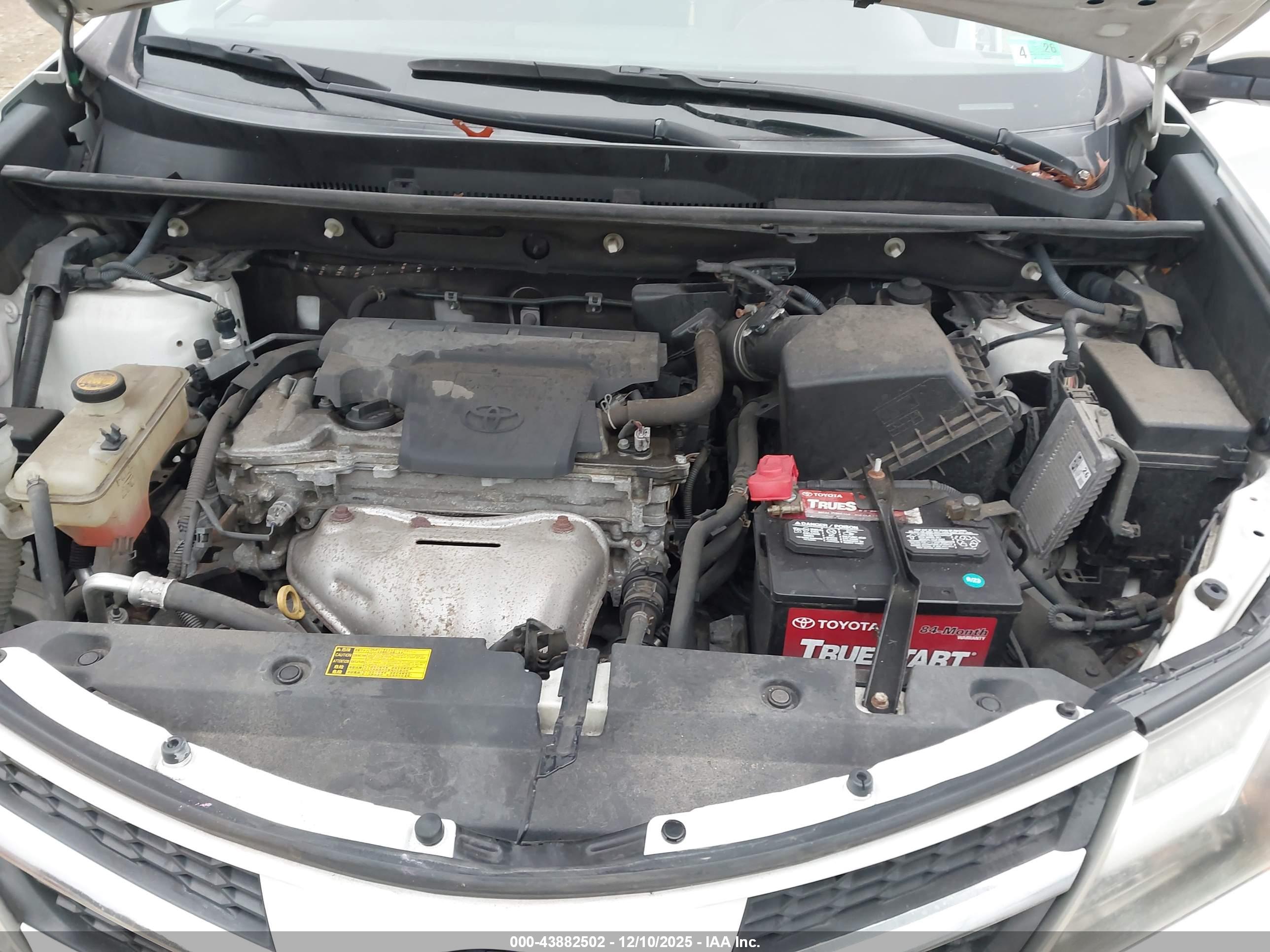 TOYOTA RAV4 image 10