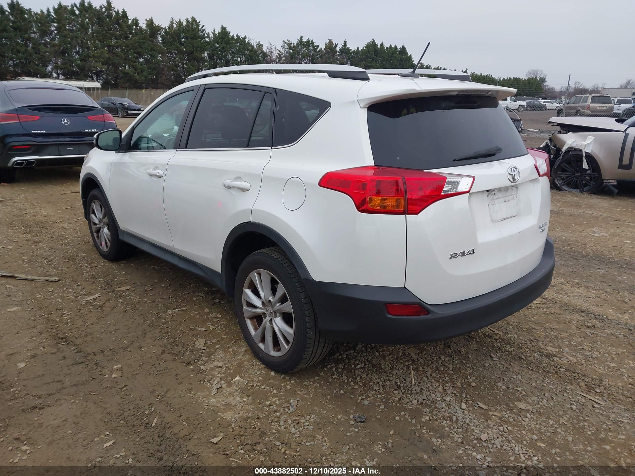 TOYOTA RAV4 image 3