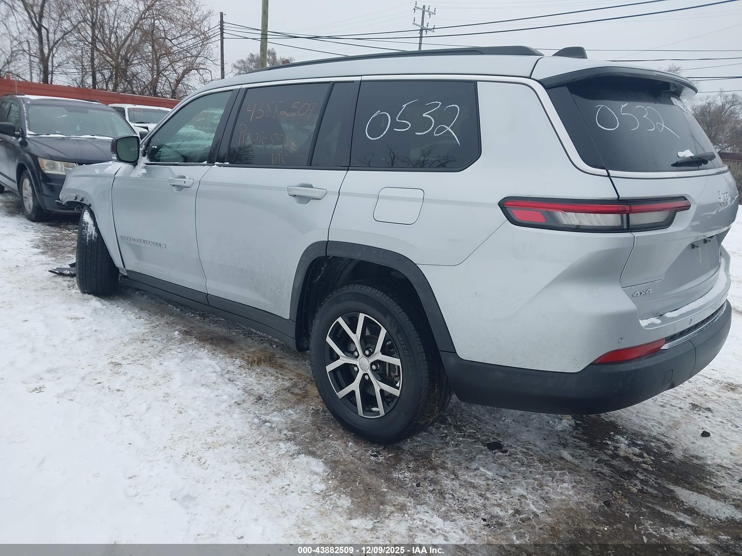 JEEP GRAND image 3