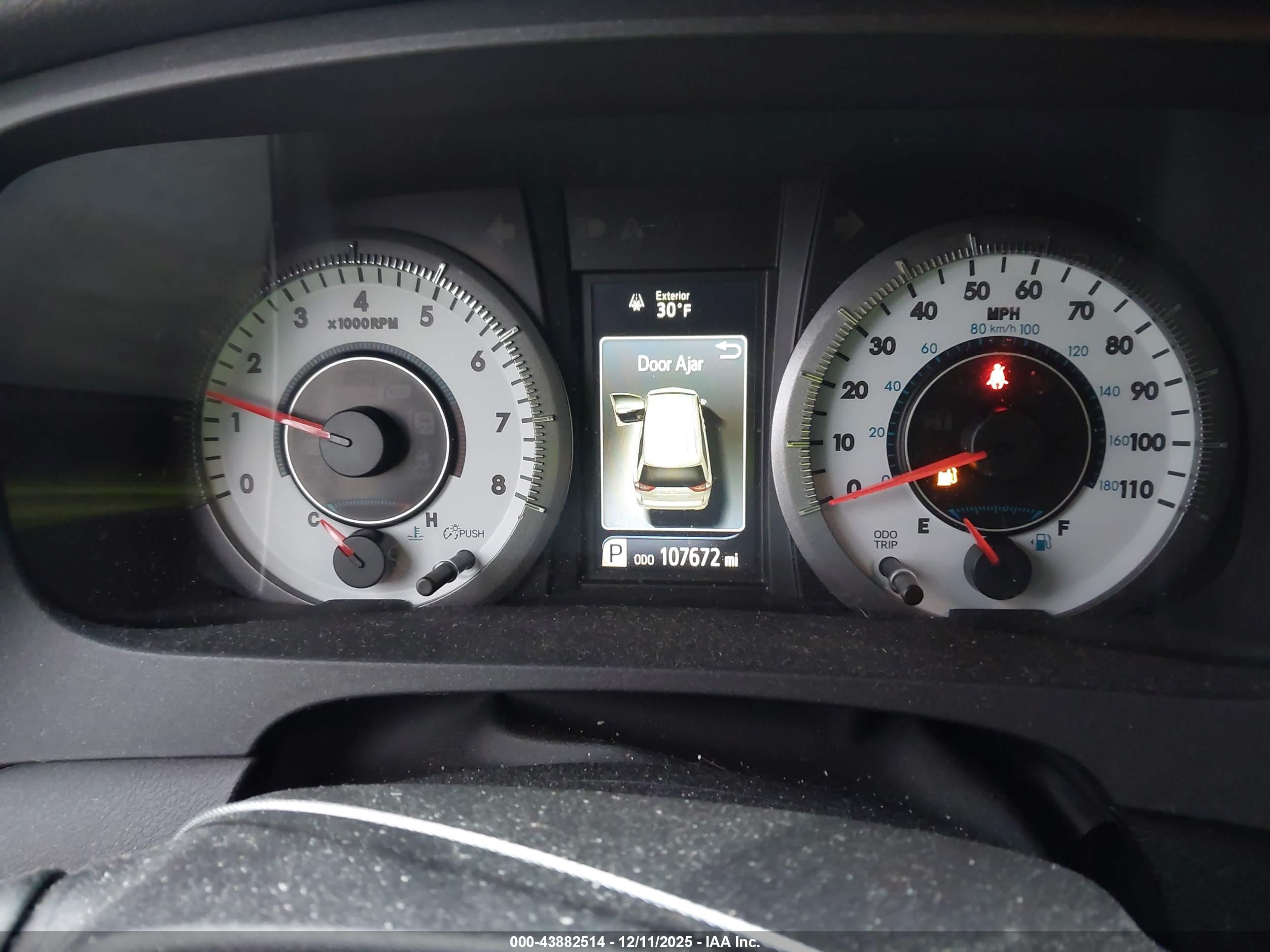 TOYOTA SIENNA image 7