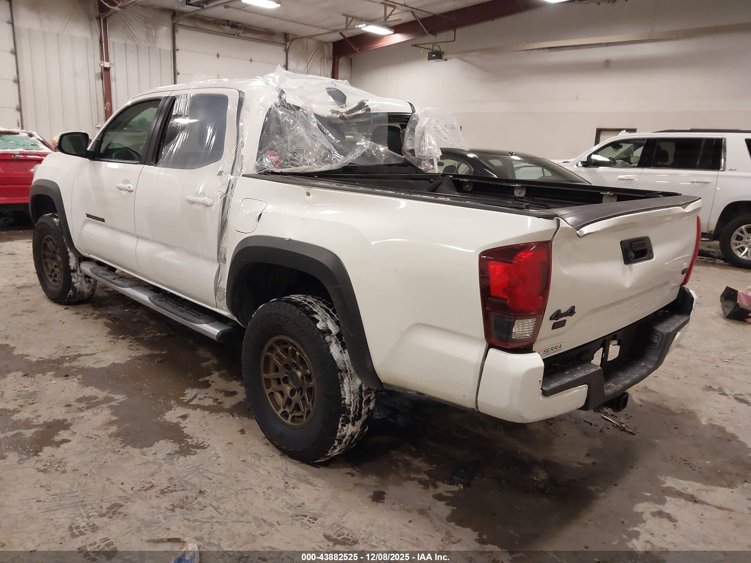 TOYOTA TACOMA image 3