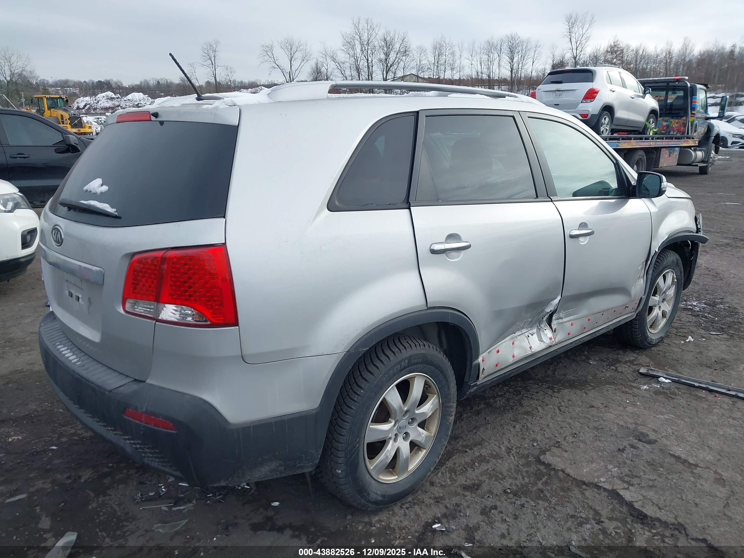 KIA SORENTO image 4