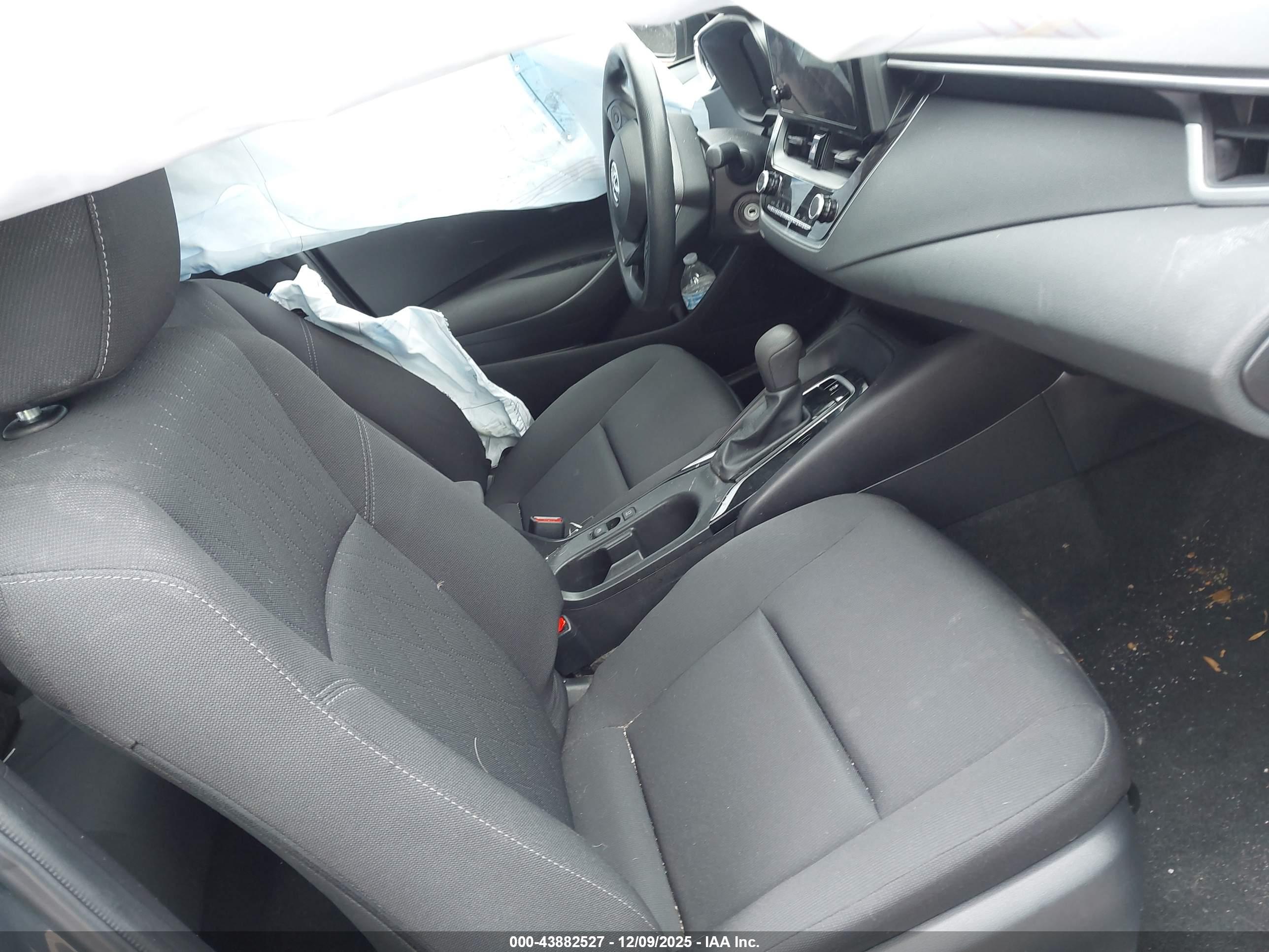 TOYOTA COROLLA image 5