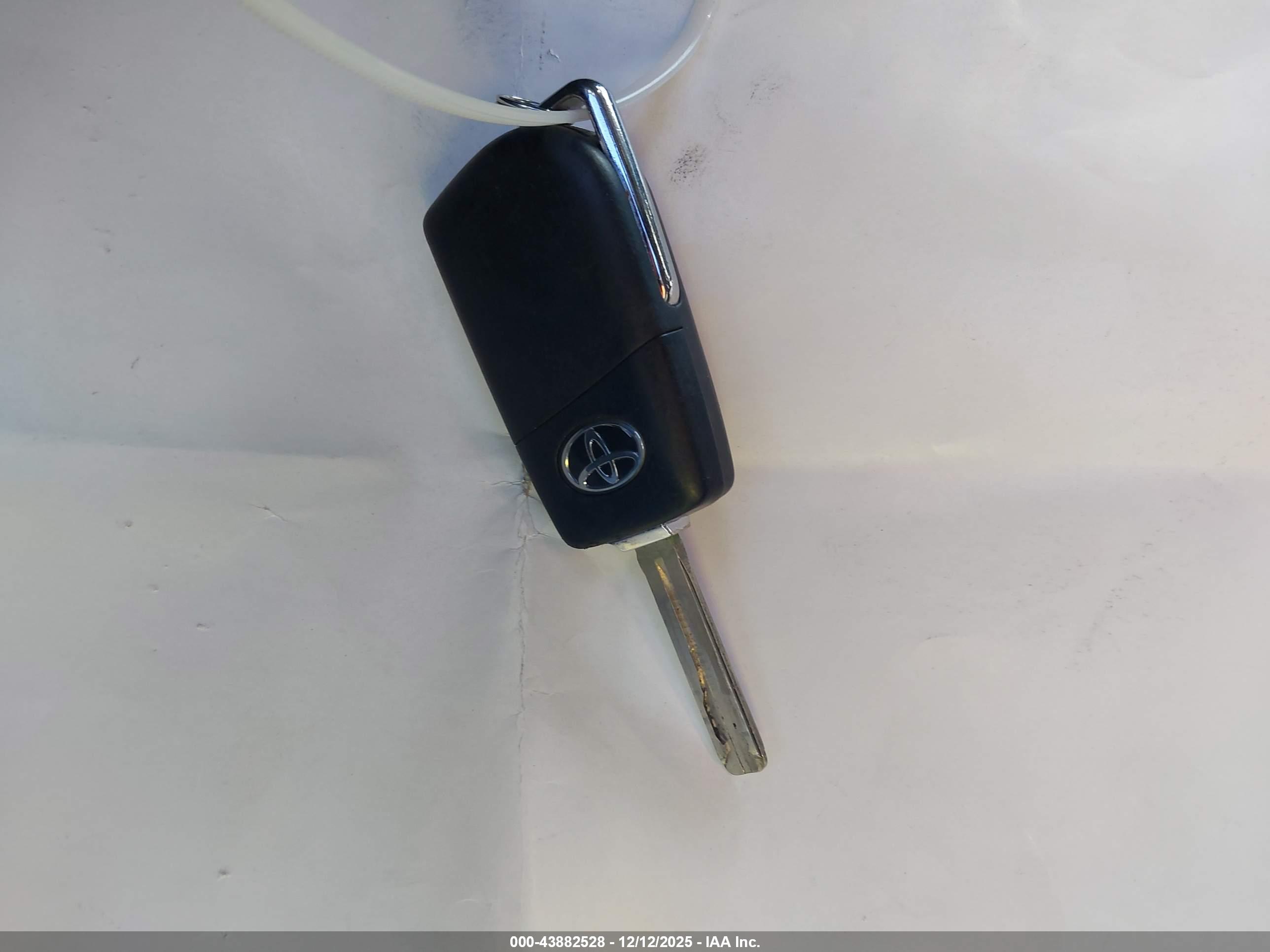 TOYOTA COROLLA image 11