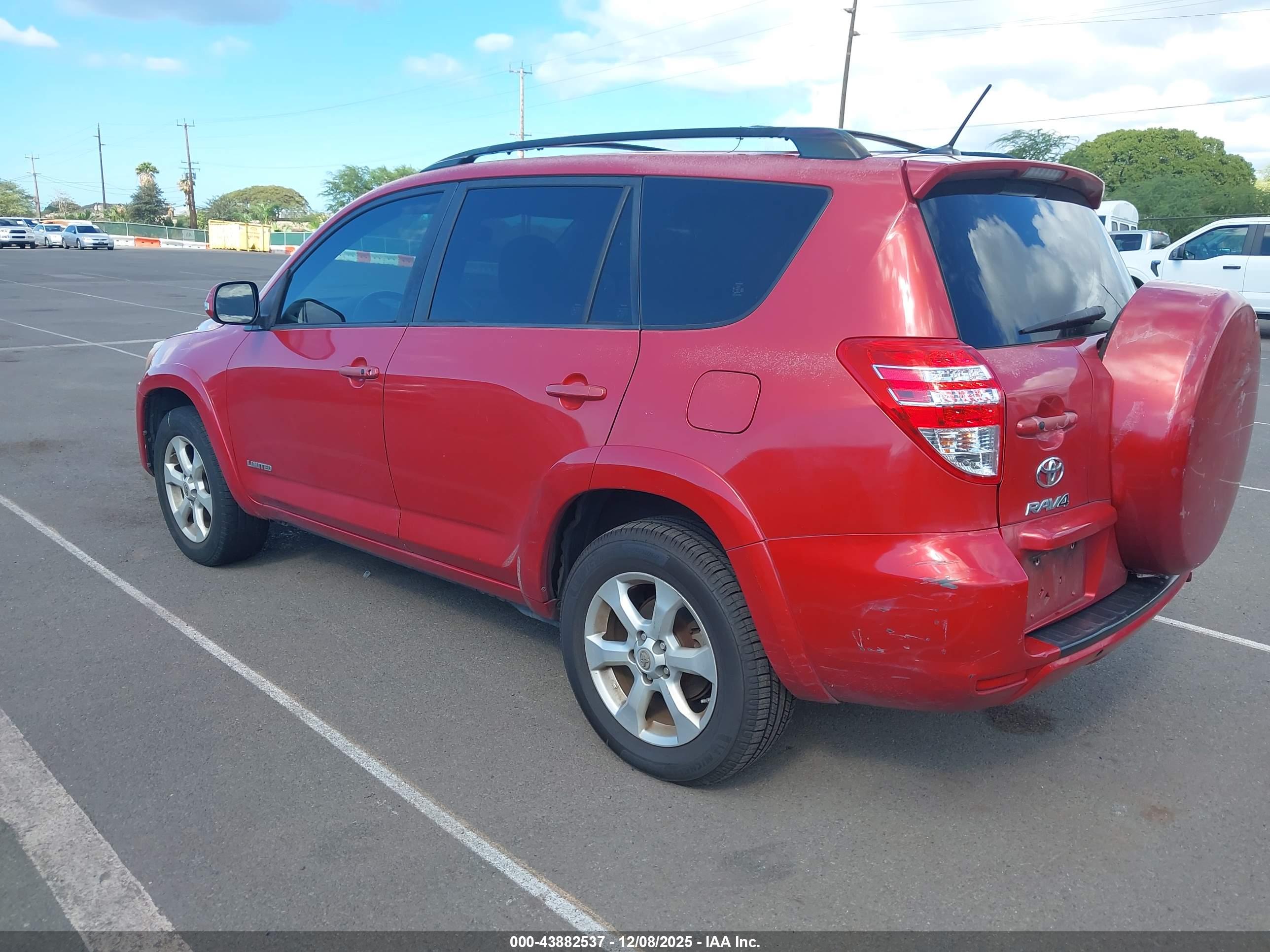 TOYOTA RAV4 image 3