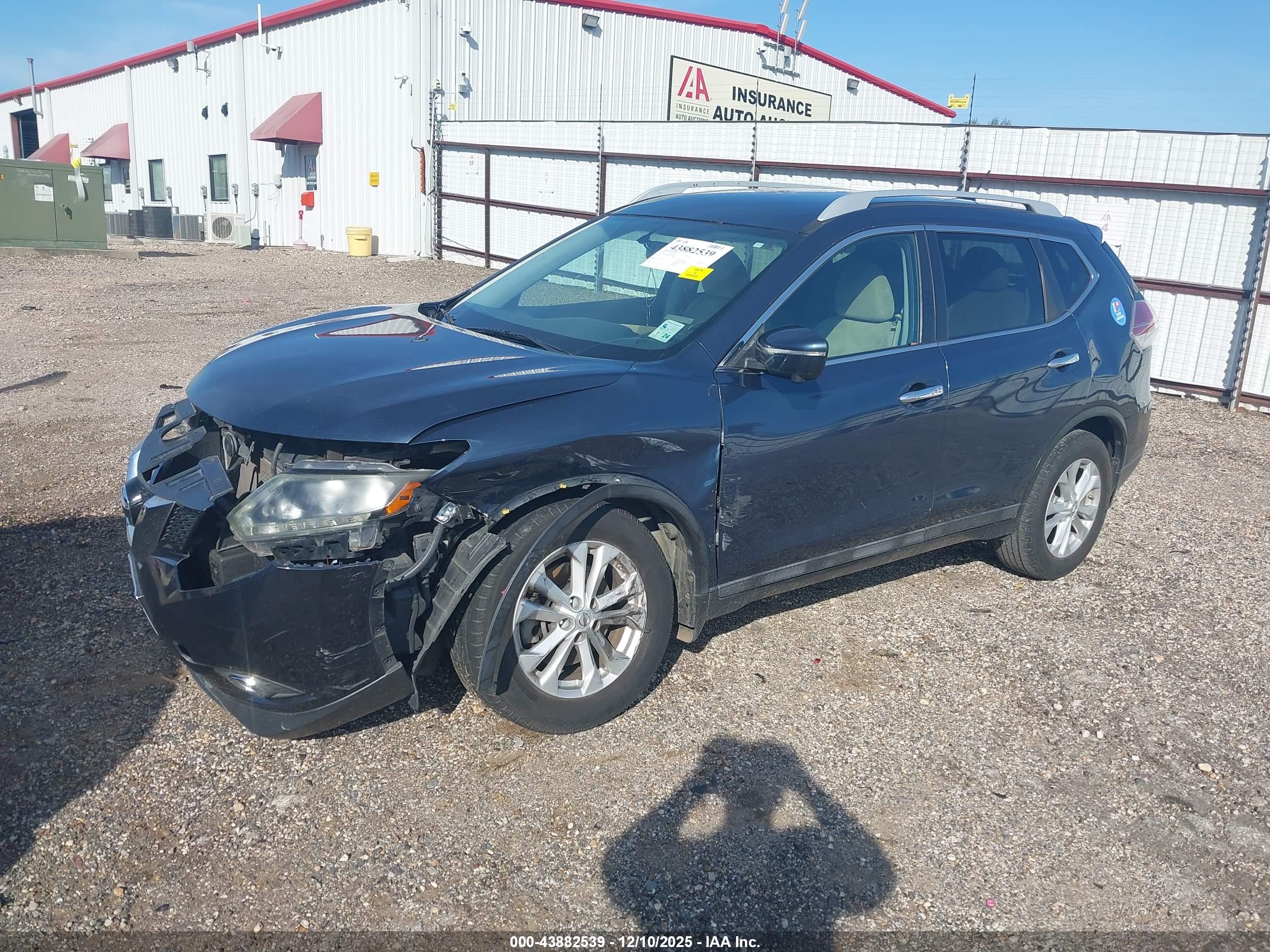 NISSAN ROGUE image 2