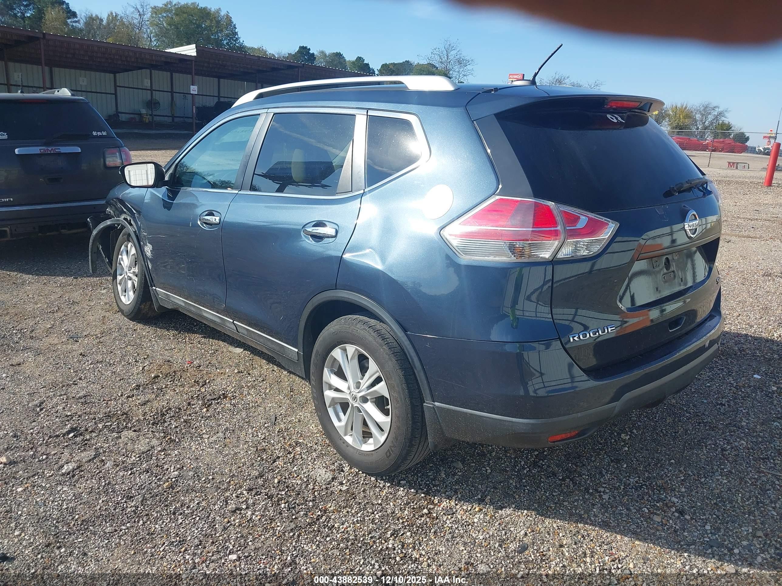 NISSAN ROGUE image 3