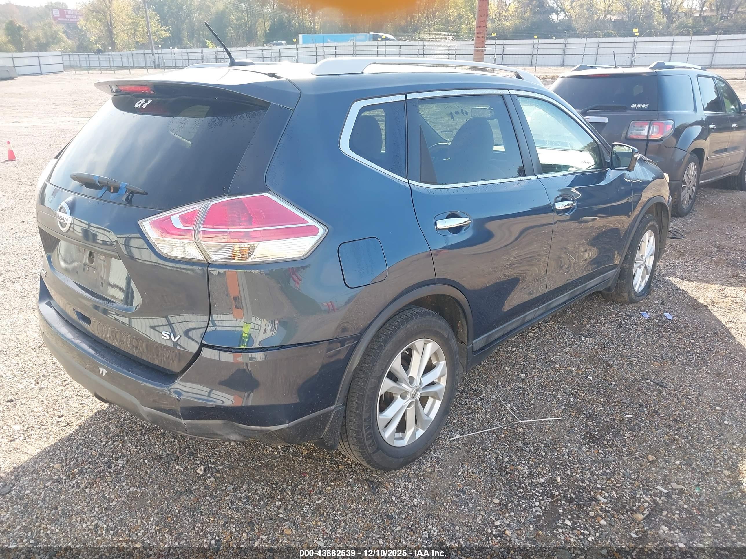 NISSAN ROGUE image 4