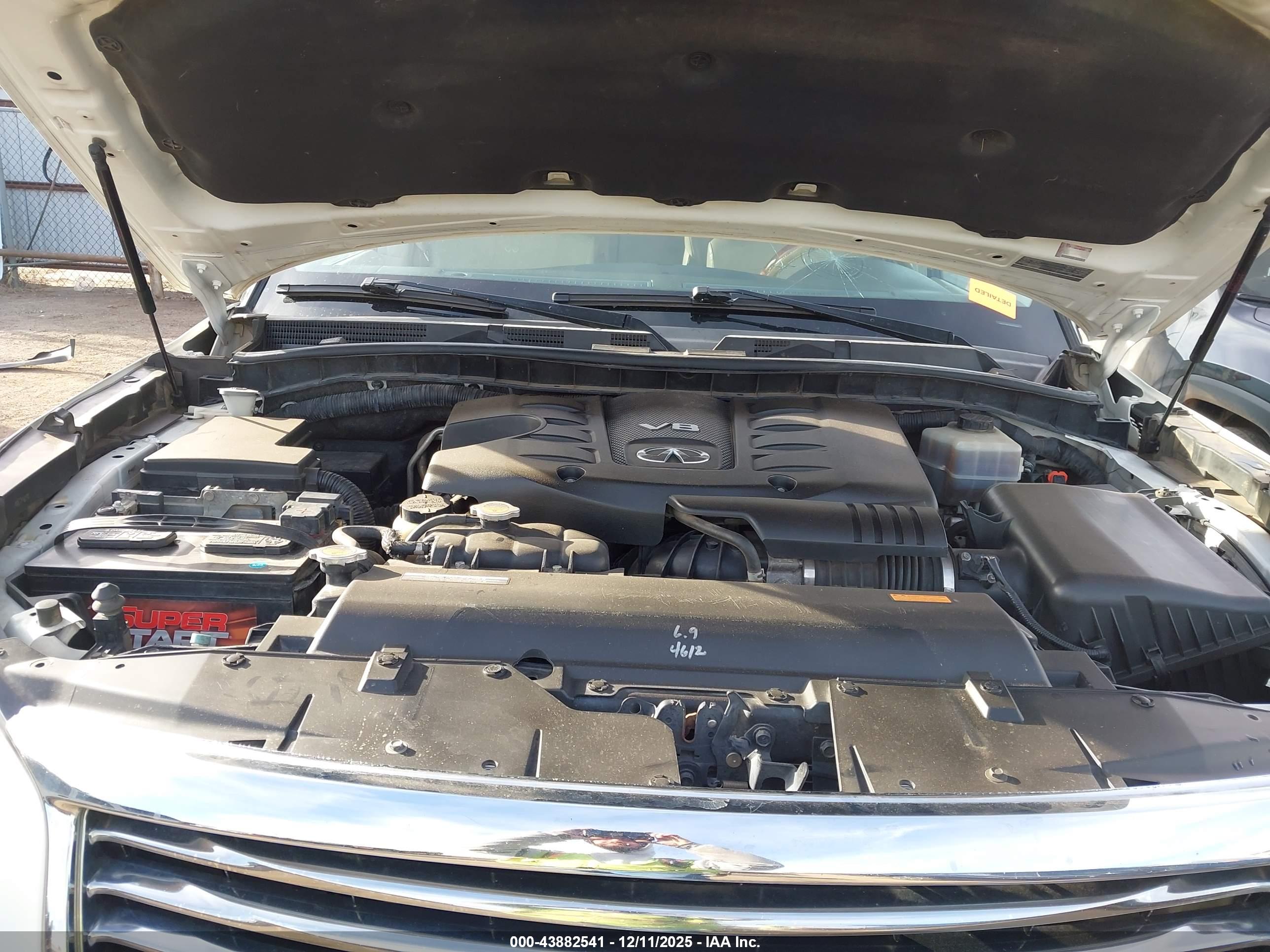 INFINITI QX56 image 10