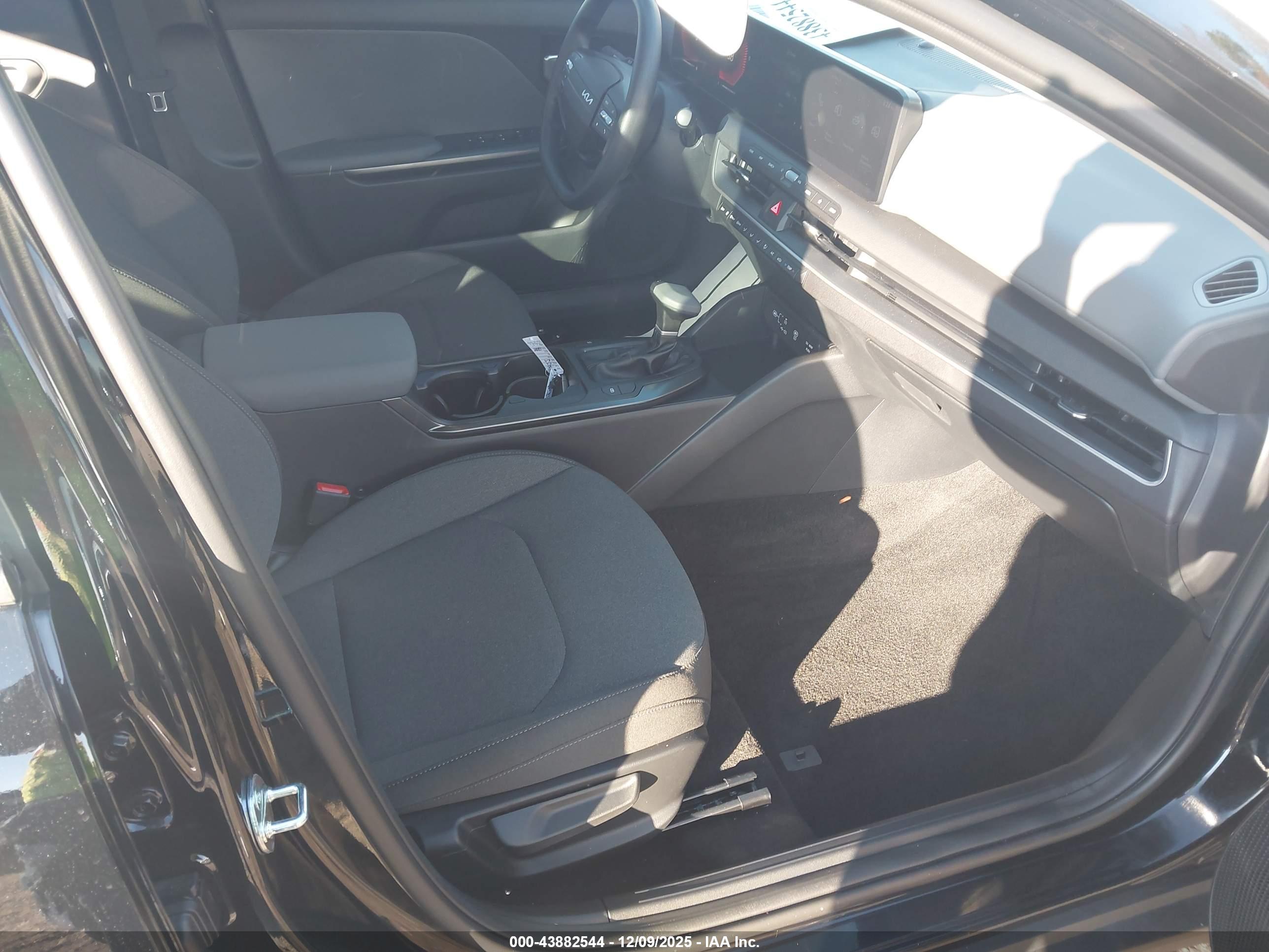 KIA K4 image 5