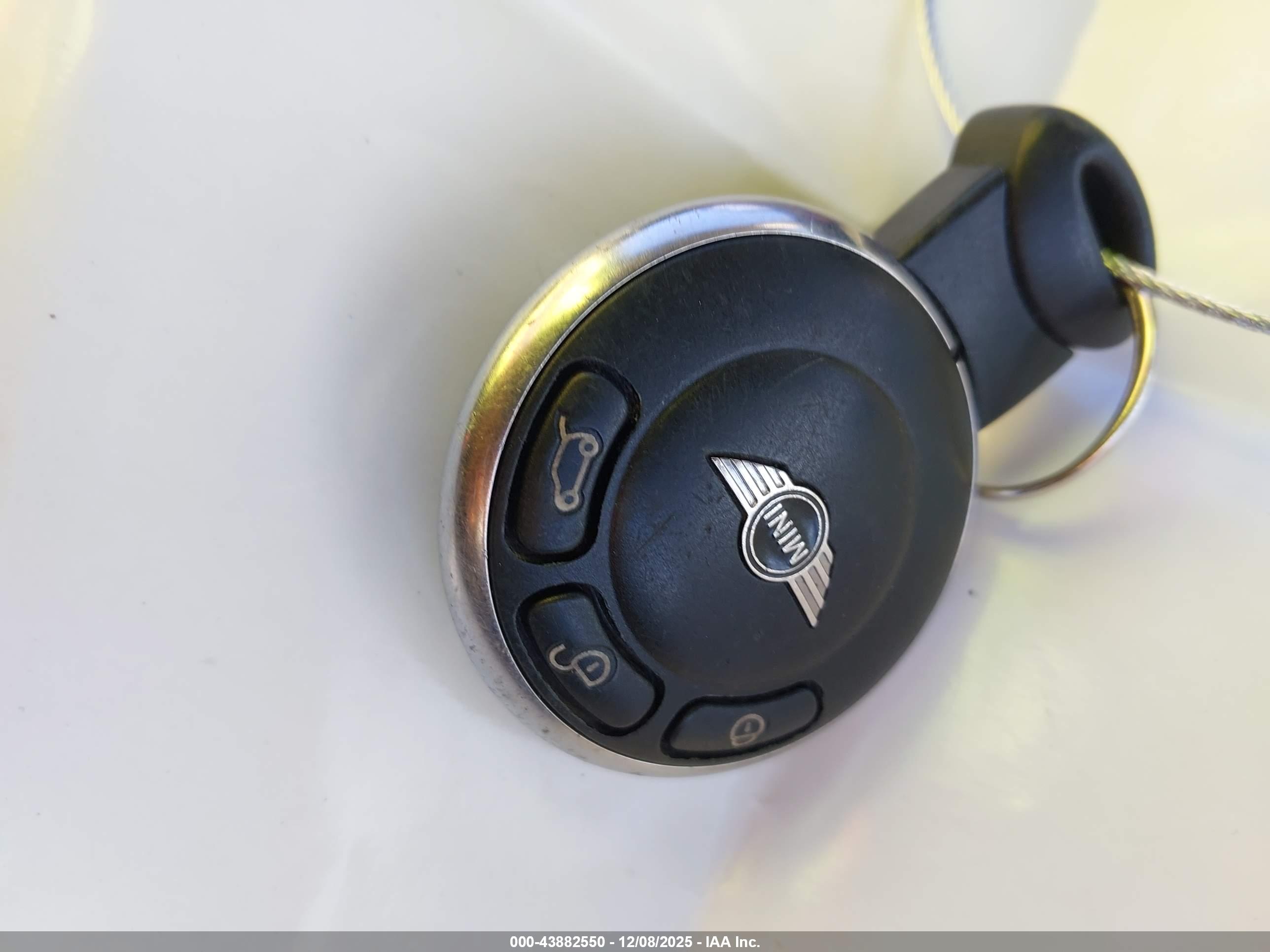 MINI COUNTRYMAN image 11