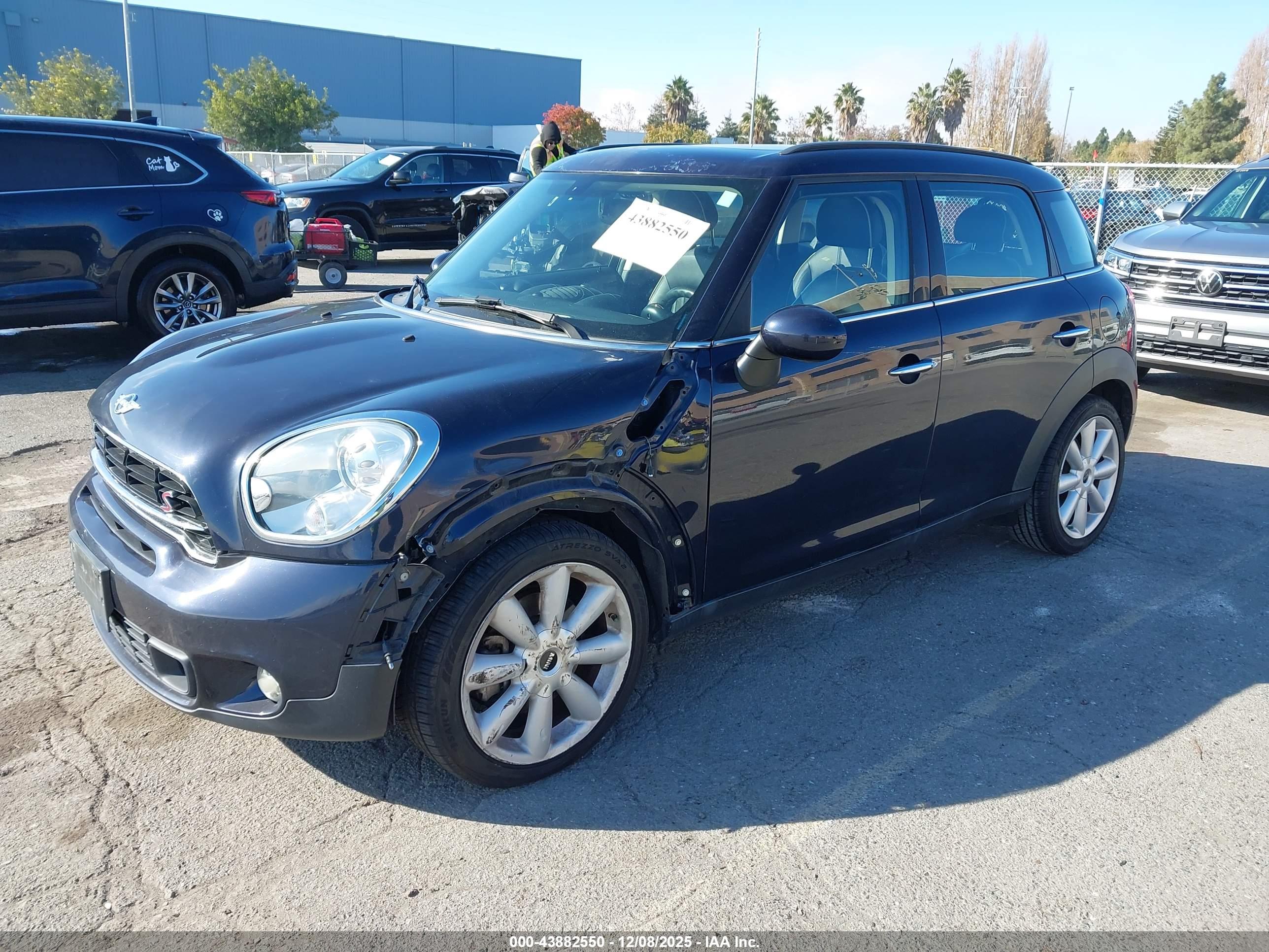 MINI COUNTRYMAN image 2