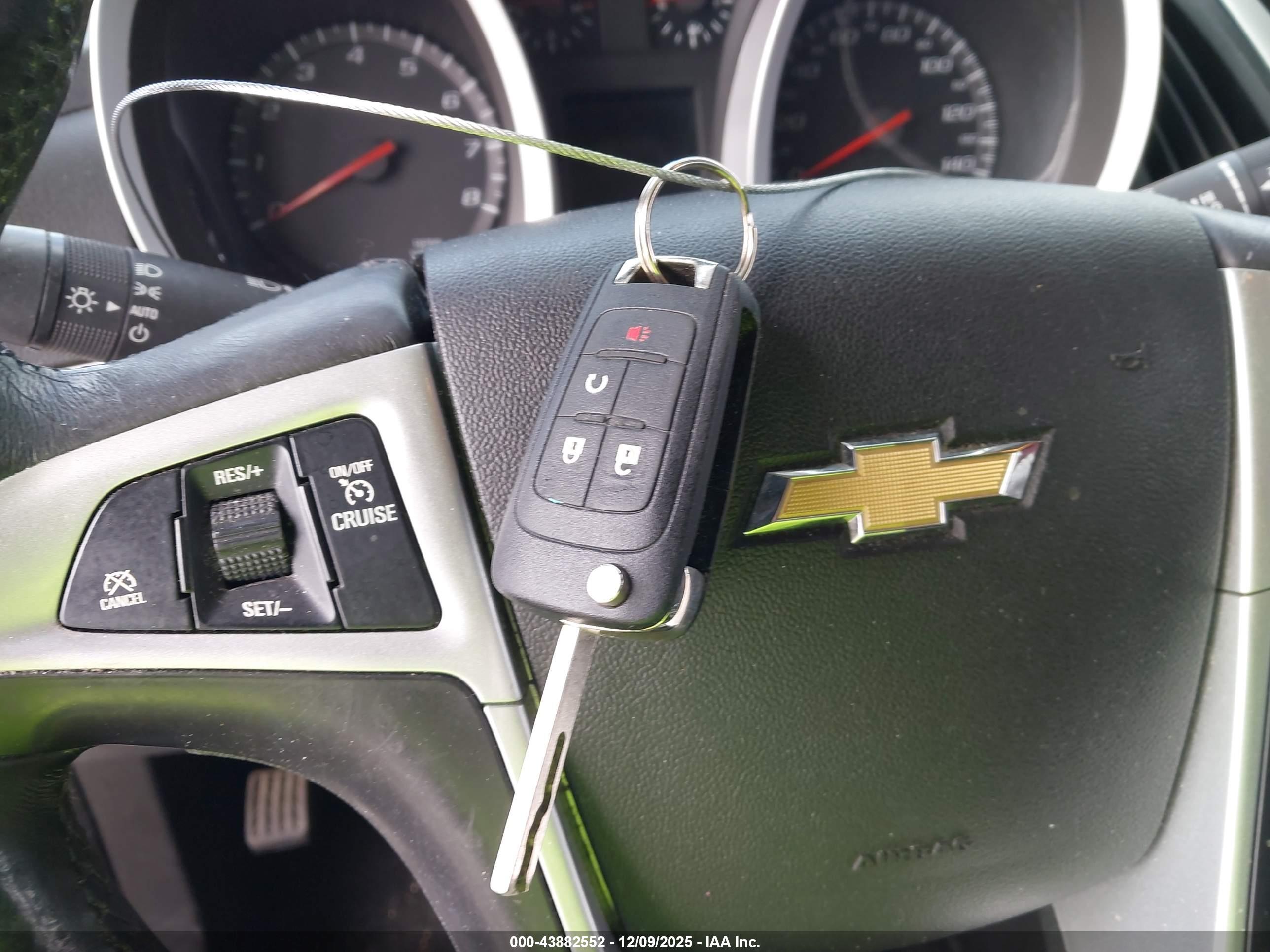 CHEVROLET EQUINOX image 11