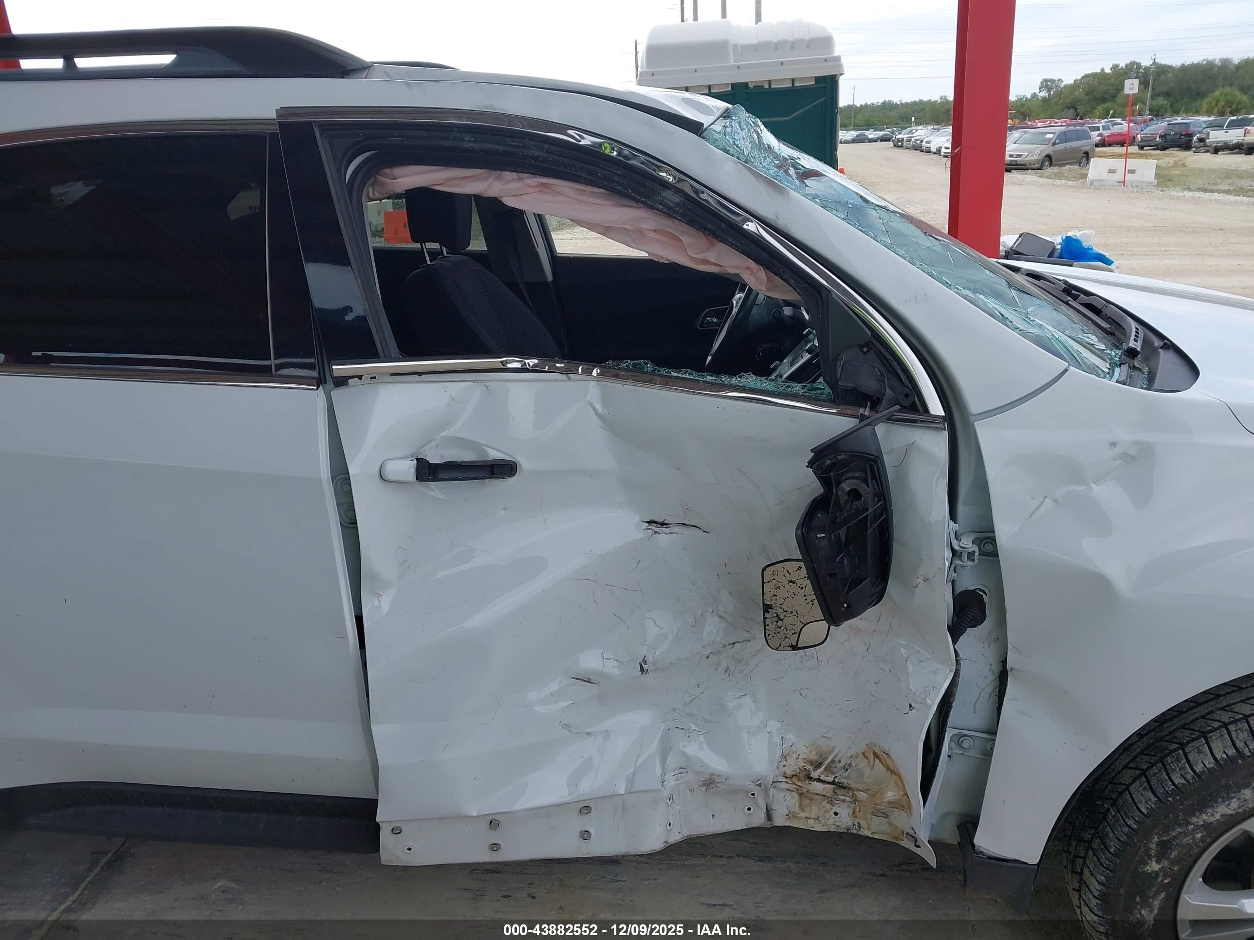 CHEVROLET EQUINOX image 6